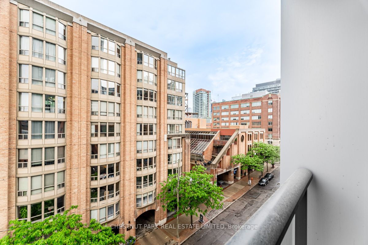158 Front St E, #504