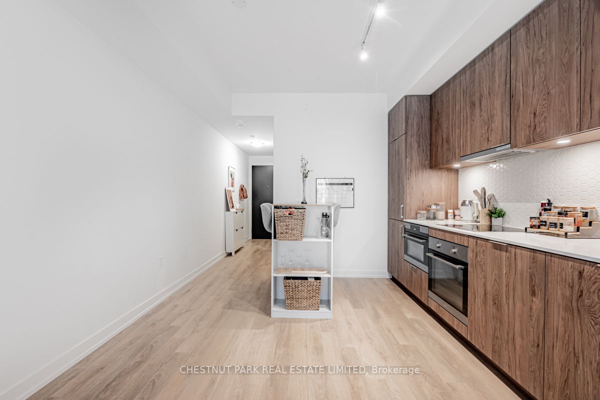158 Front St E, #504