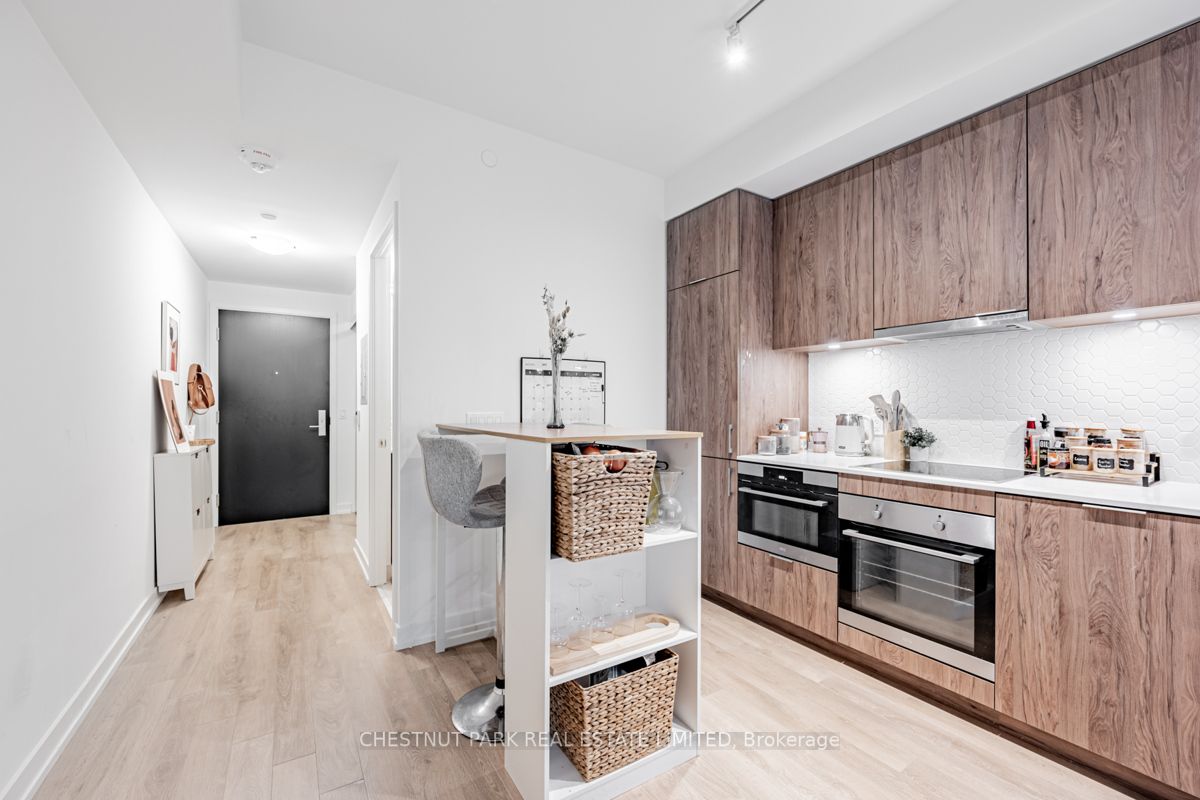 158 Front St E, #504