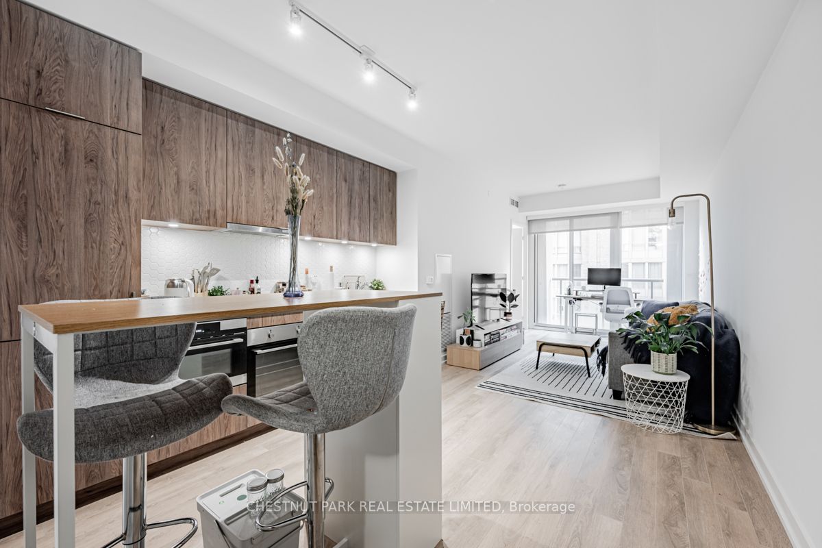 158 Front St E, #504