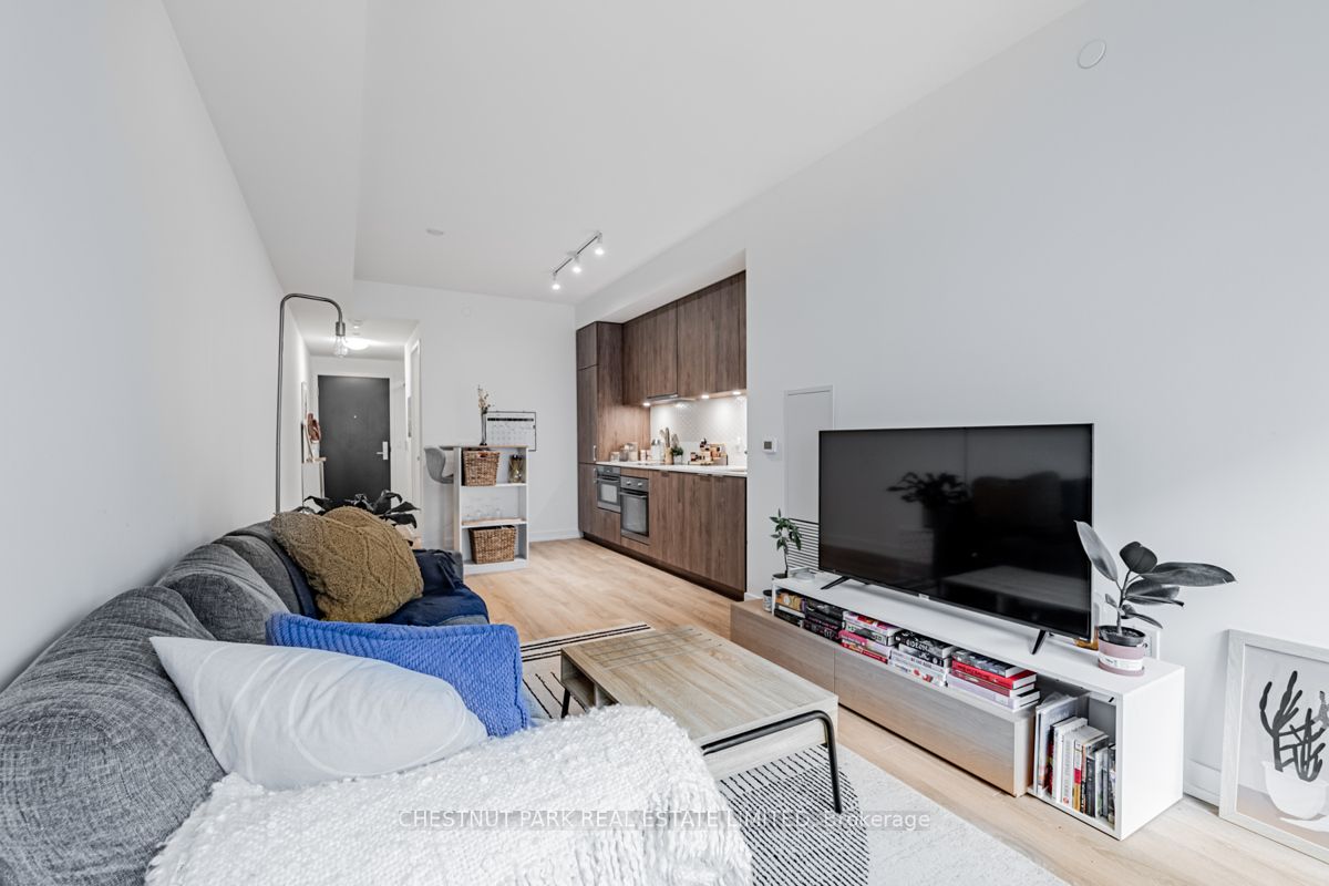 158 Front St E, #504