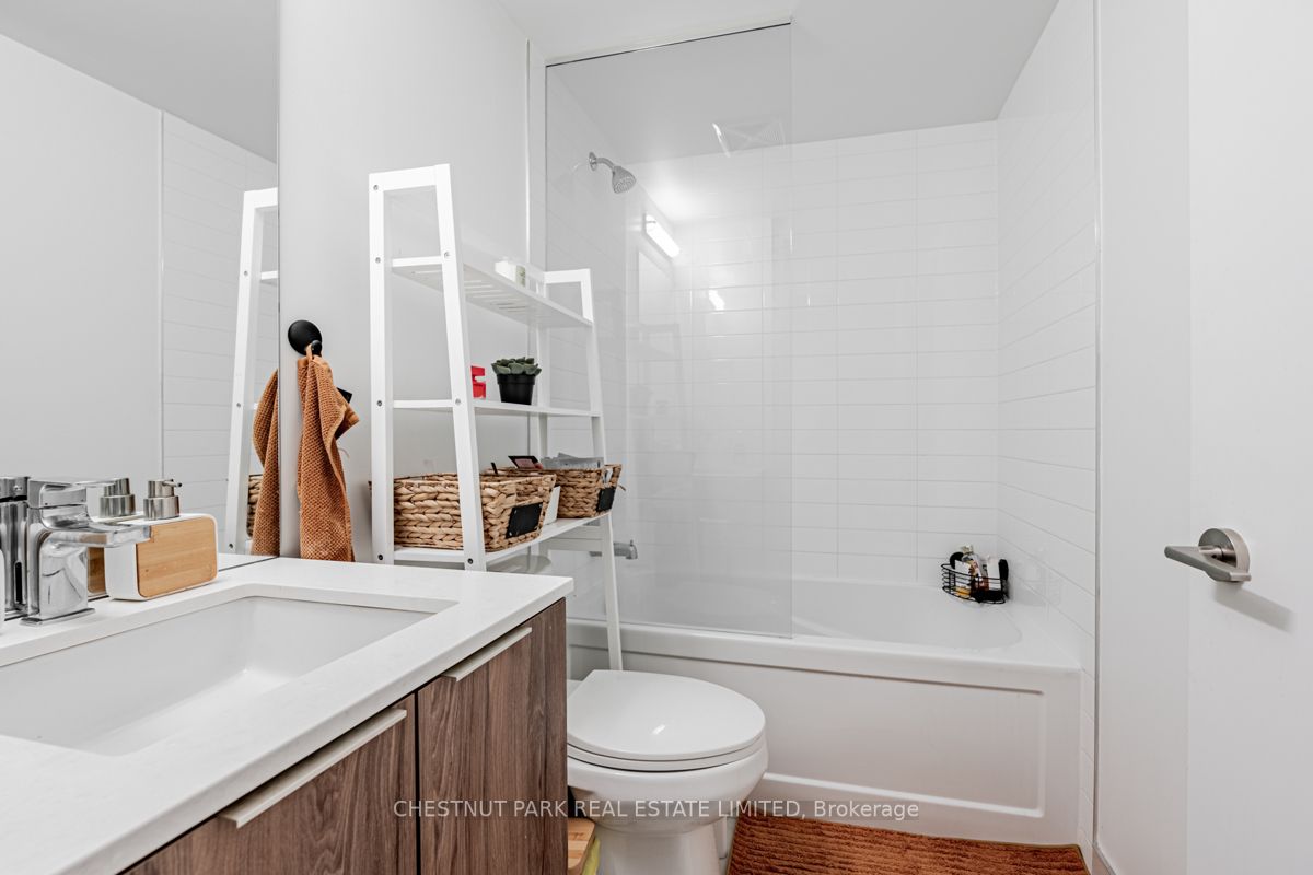 158 Front St E, #504