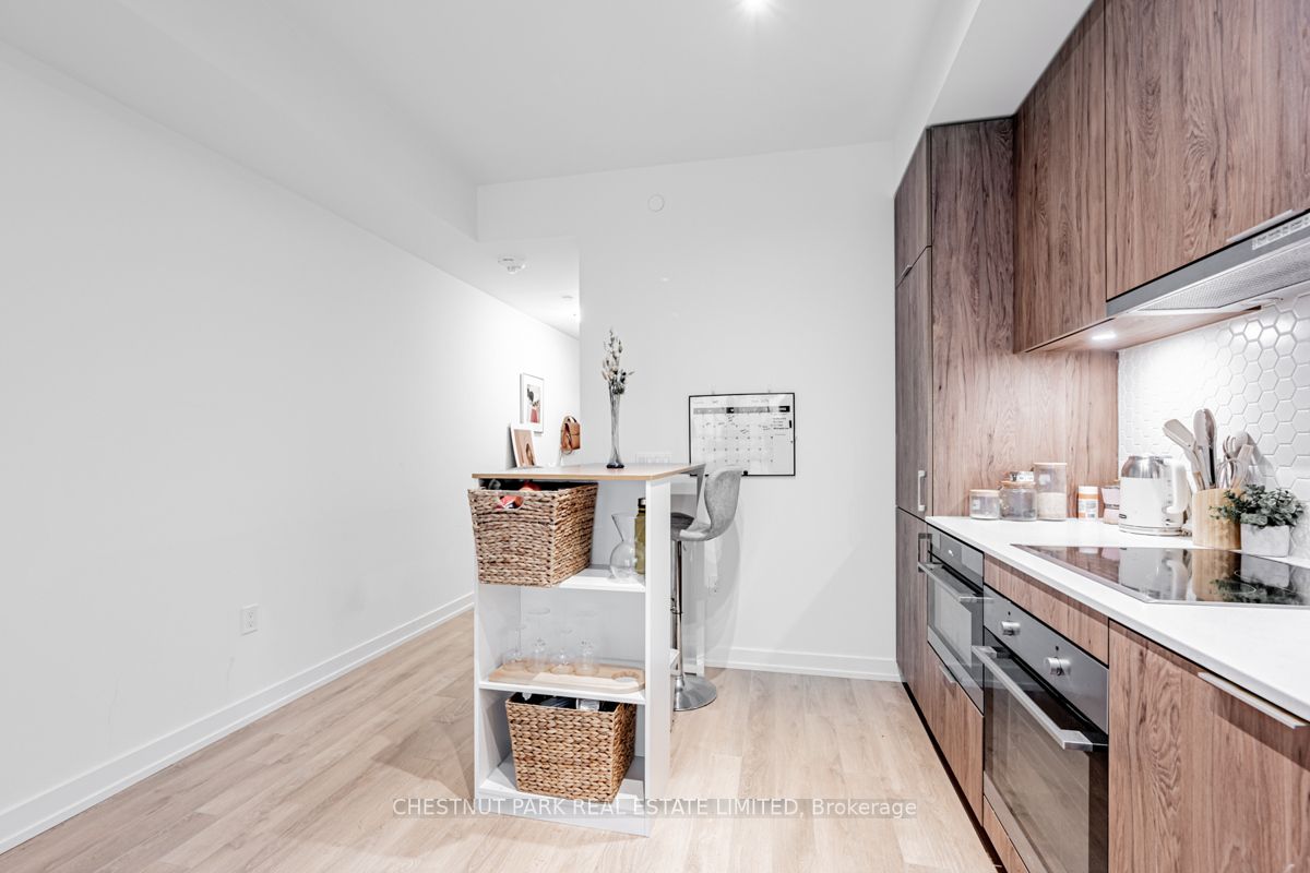 158 Front St E, #504