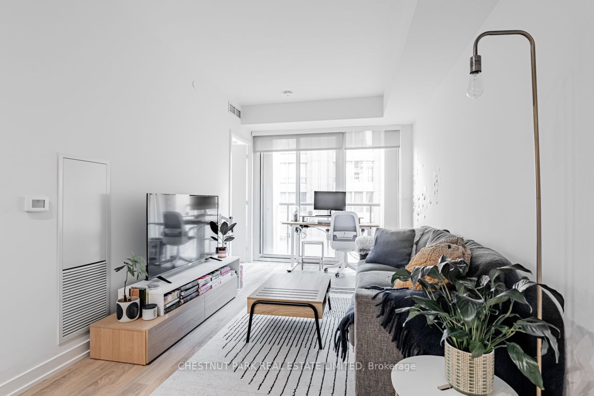 158 Front St E, #504