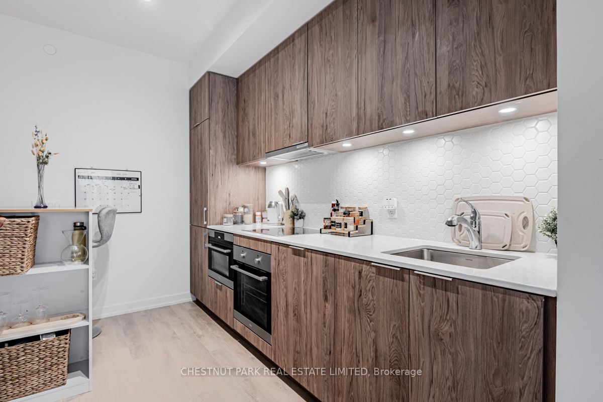 158 Front St E, #504