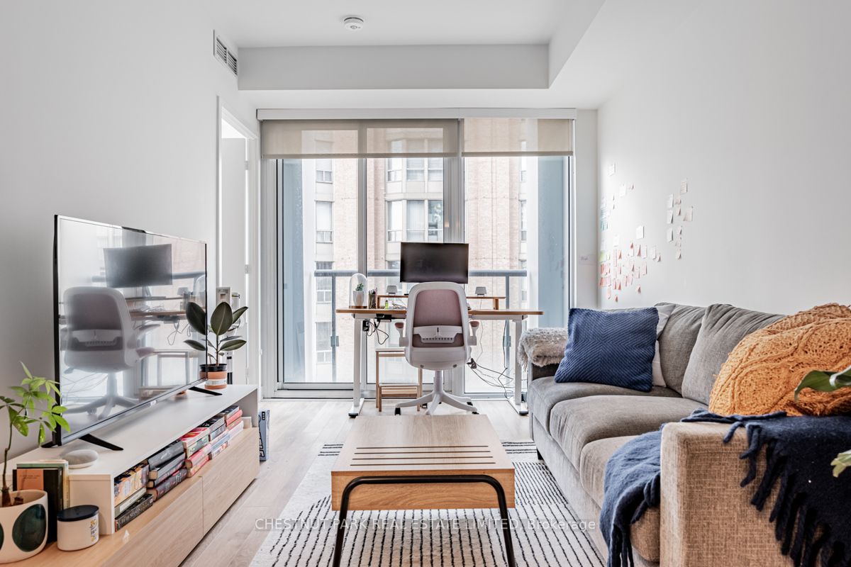 158 Front St E, #504