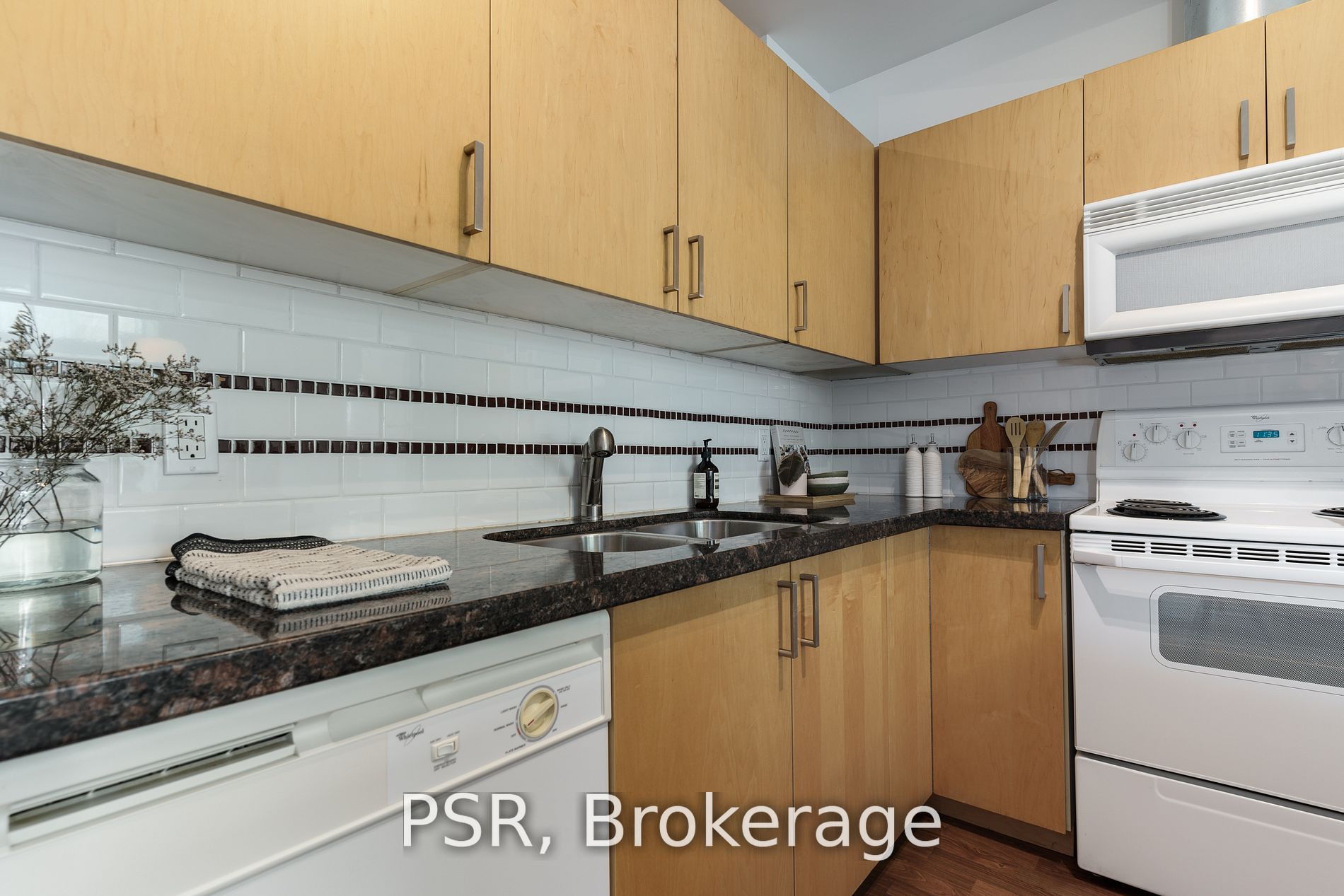388 Richmond St W, #417