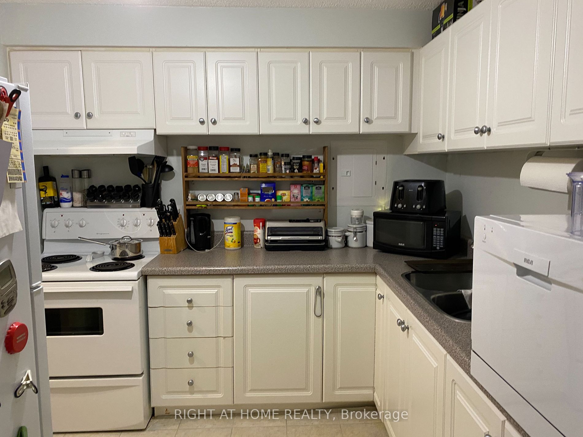 562 Wilson Heights Blvd