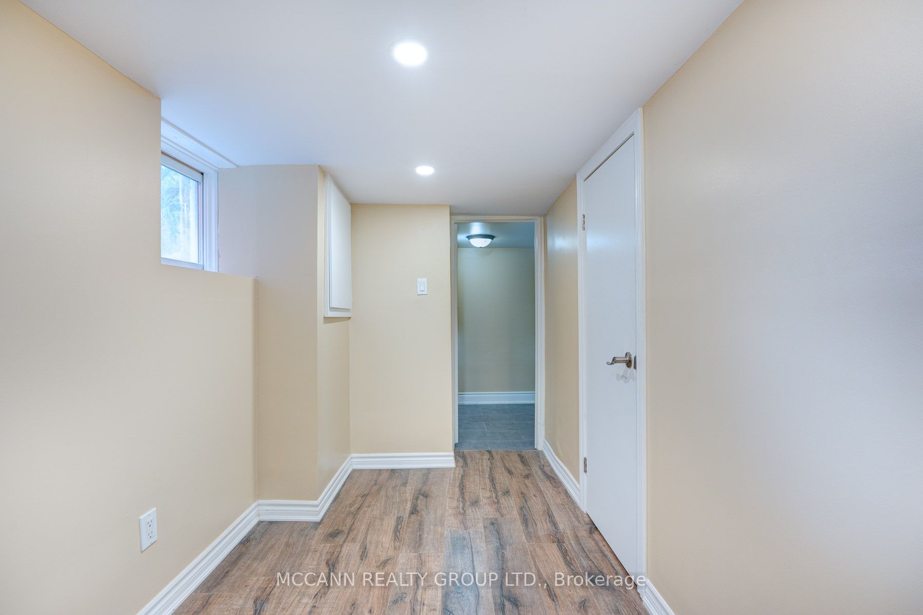 301 Robina Ave