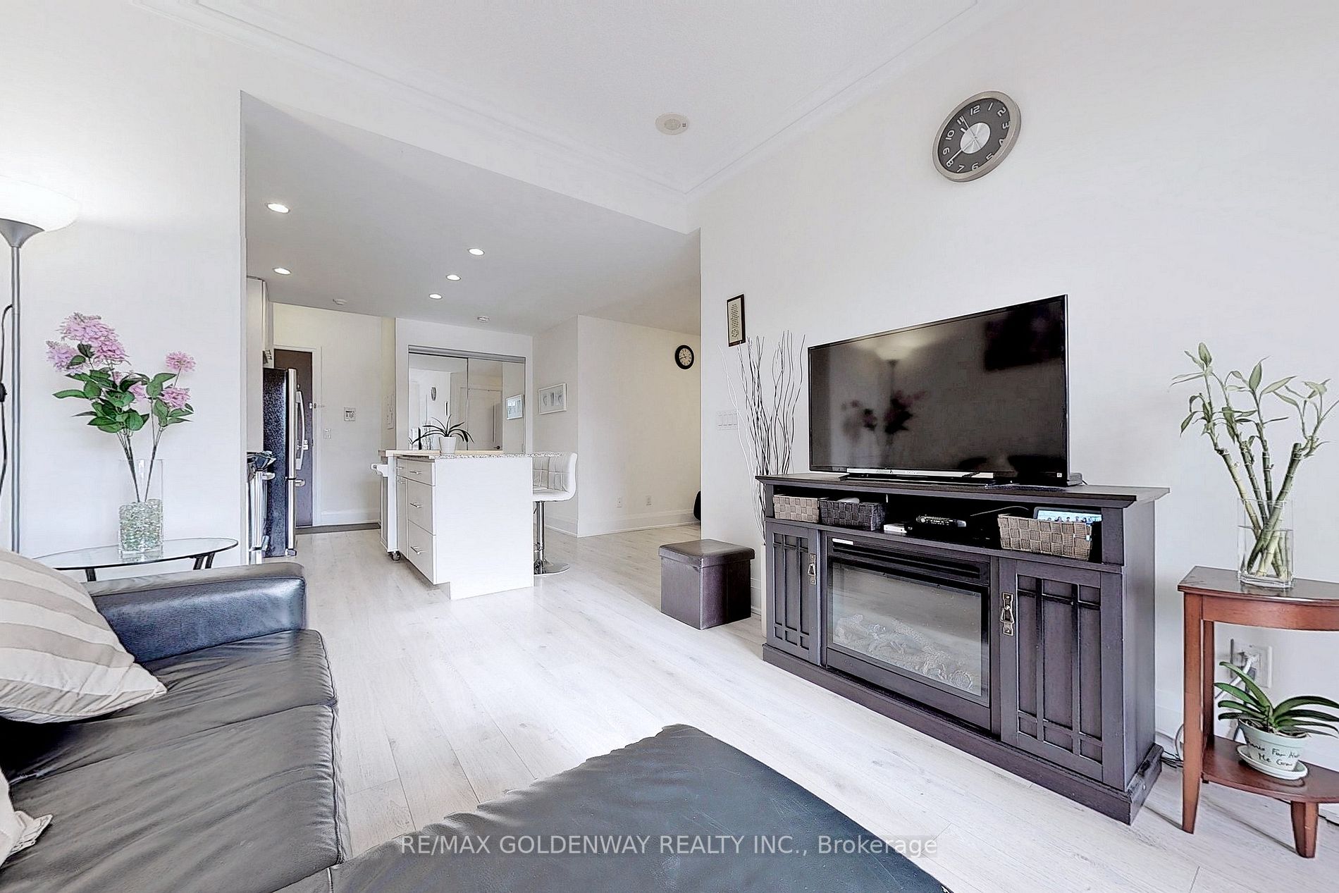 100 Harrison Garden Blvd, #204
