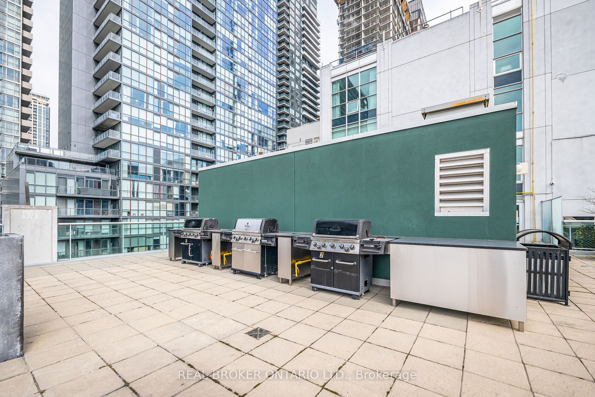 36 Blue Jays Way, #910