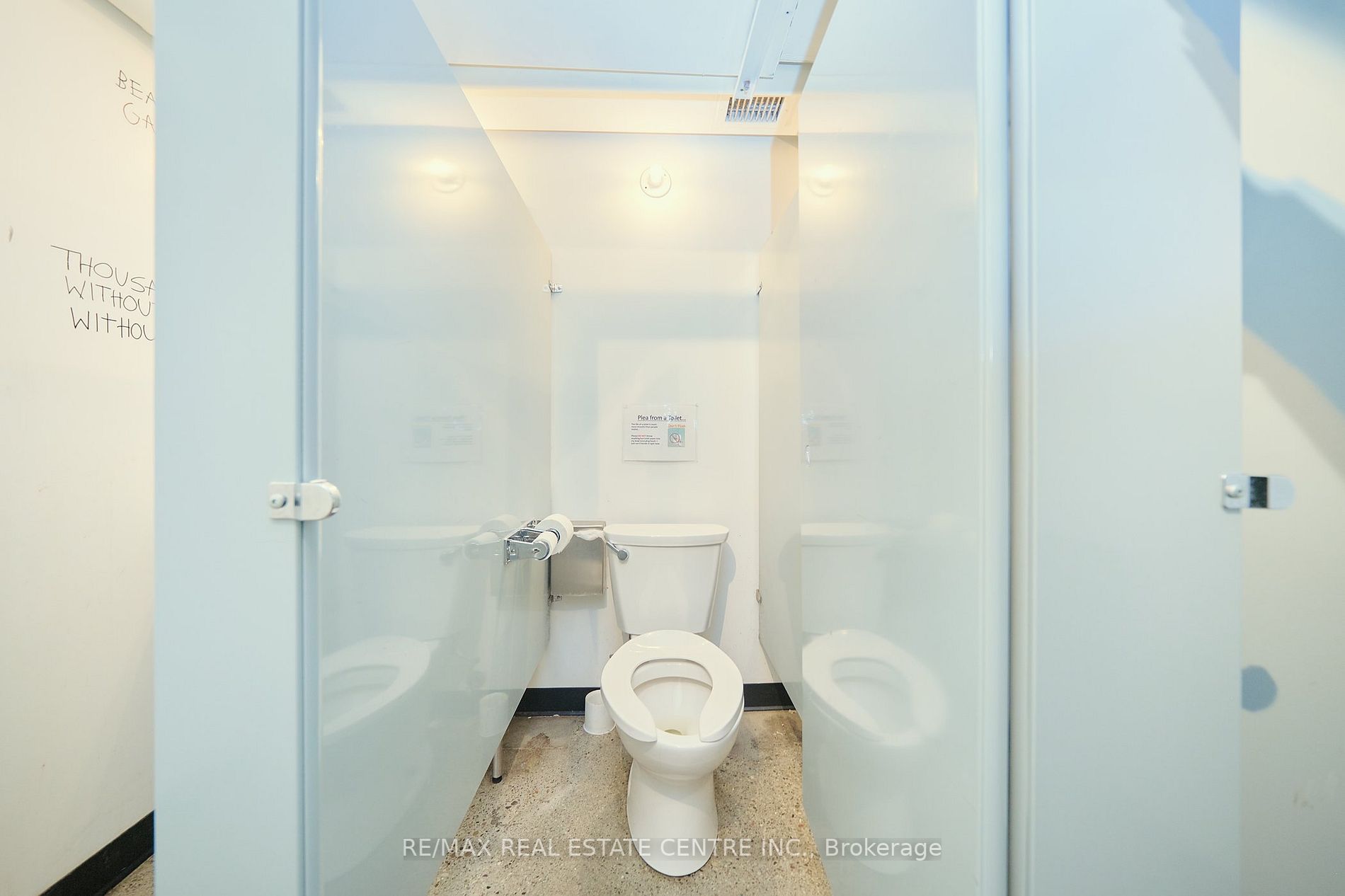 106 Mutual St, #8