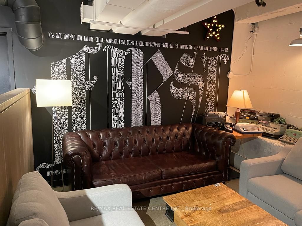 106 Mutual St, #8
