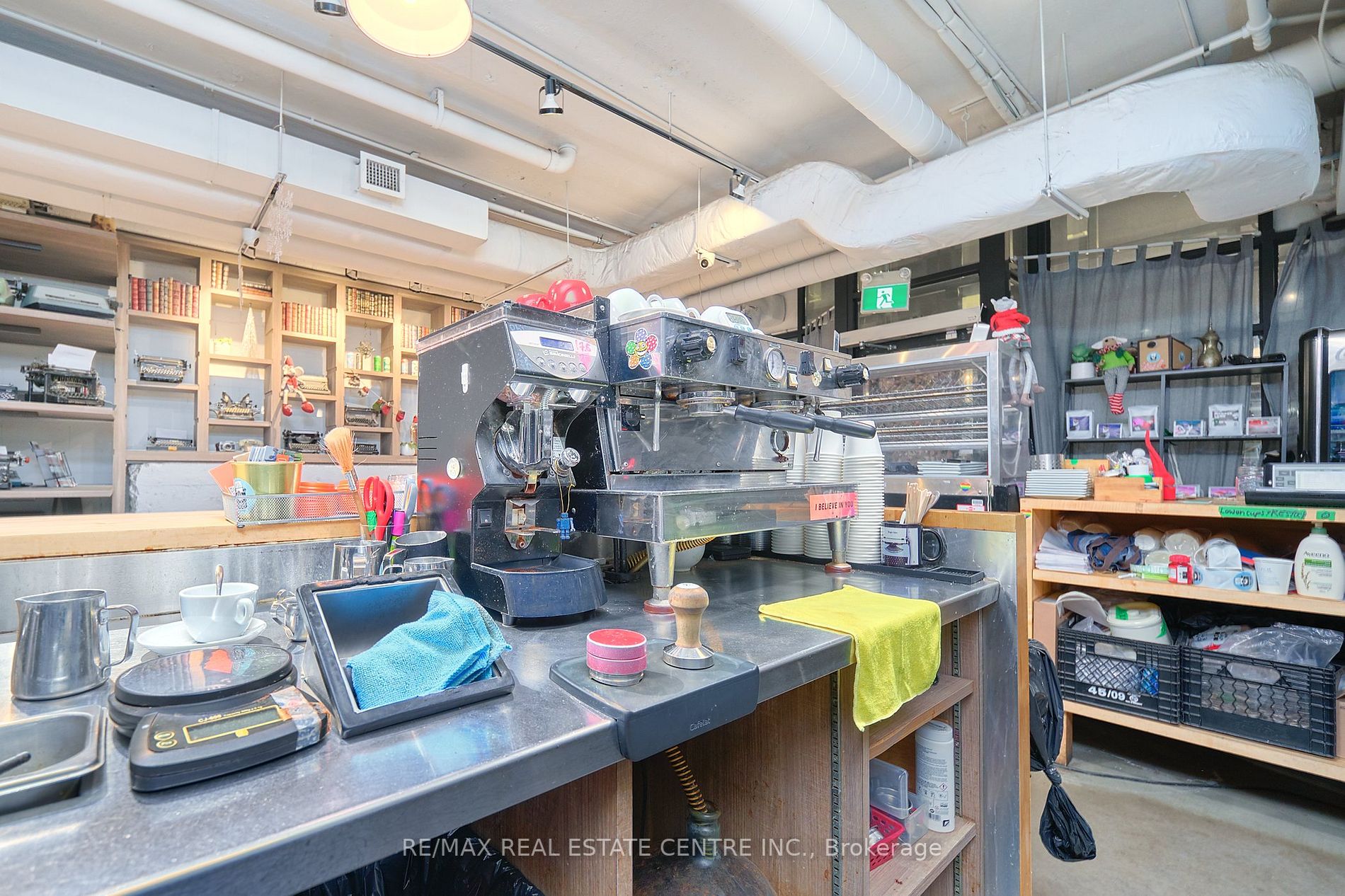 106 Mutual St, #8