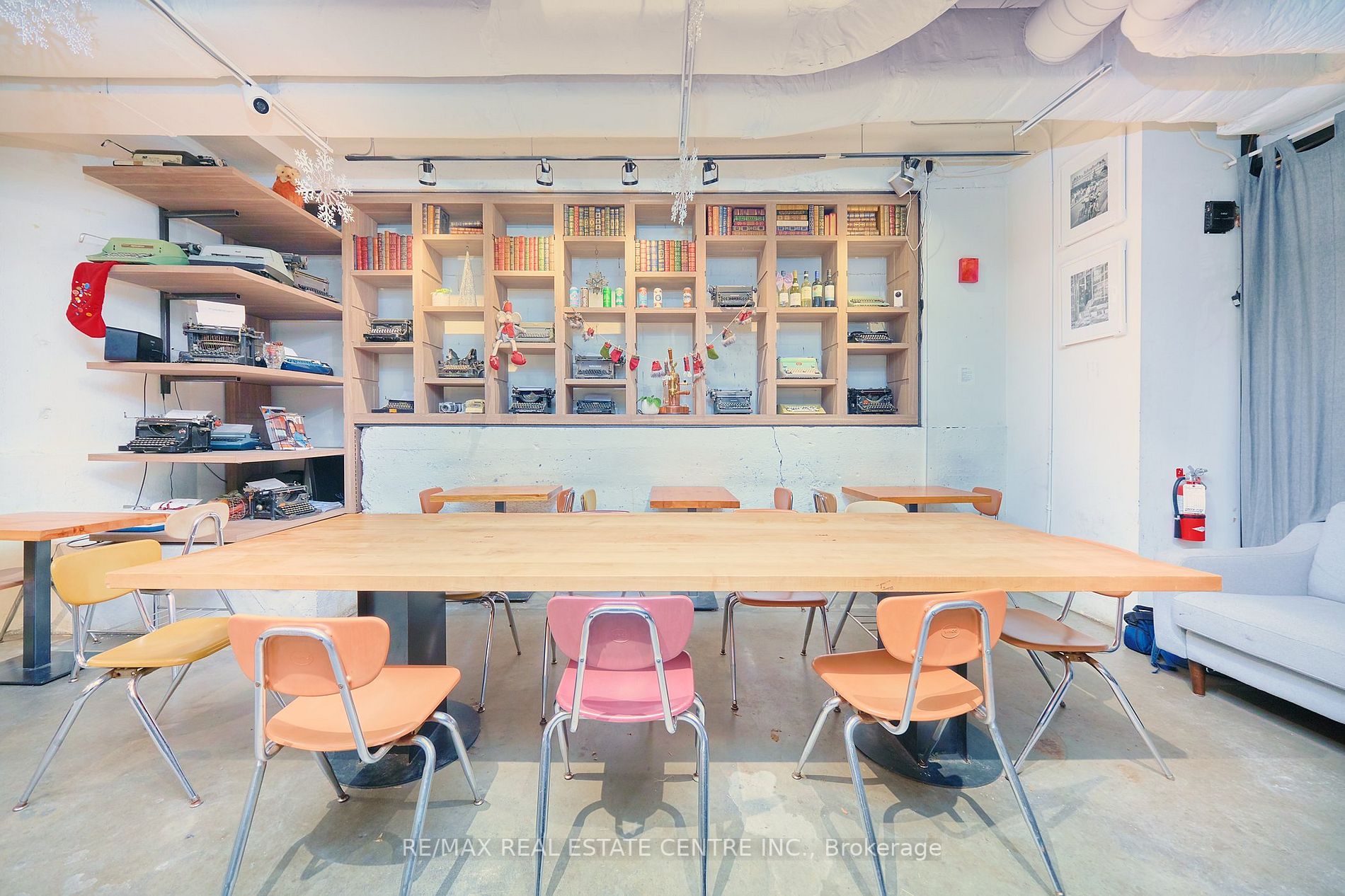 106 Mutual St, #8