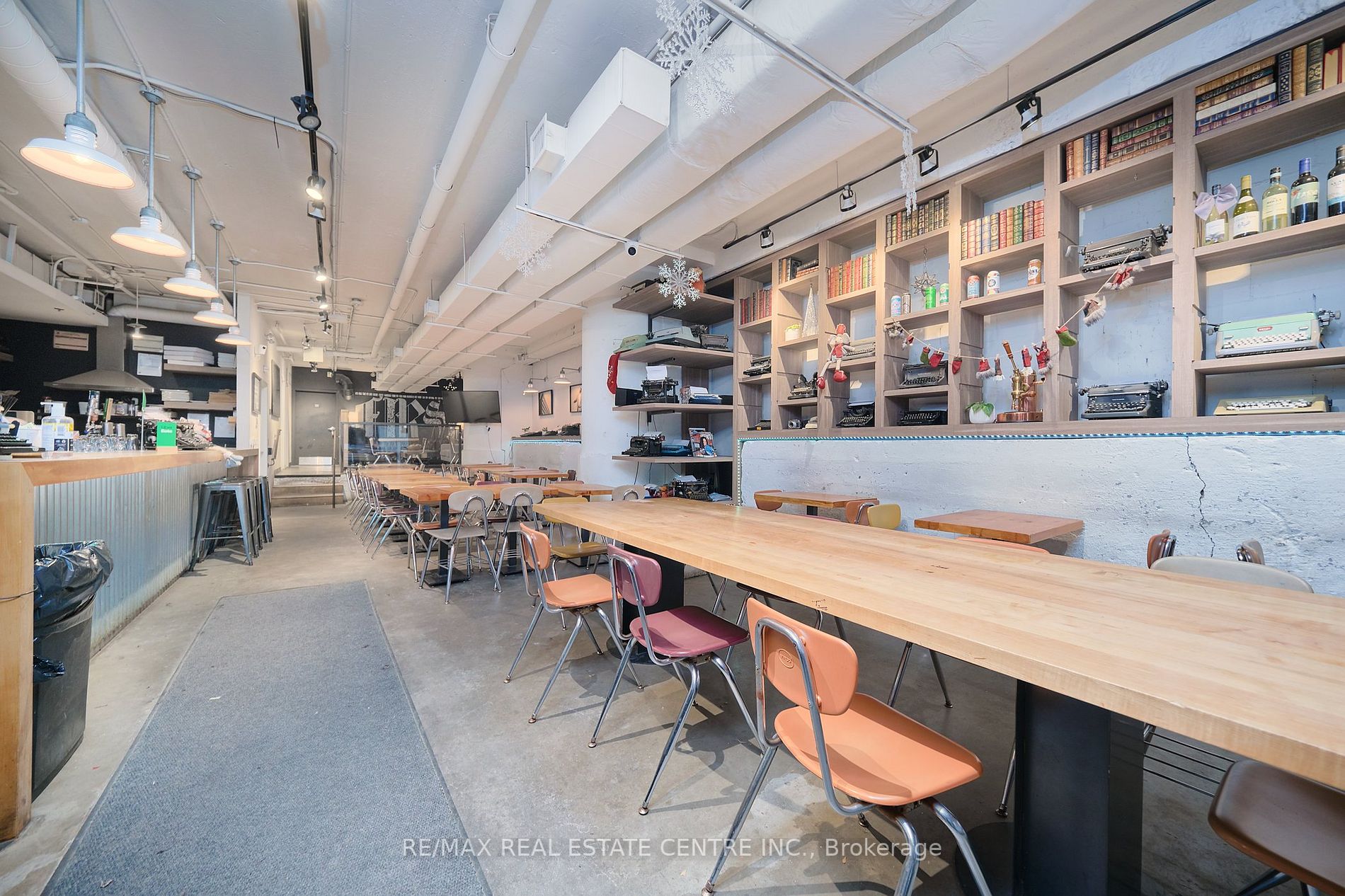 106 Mutual St, #8
