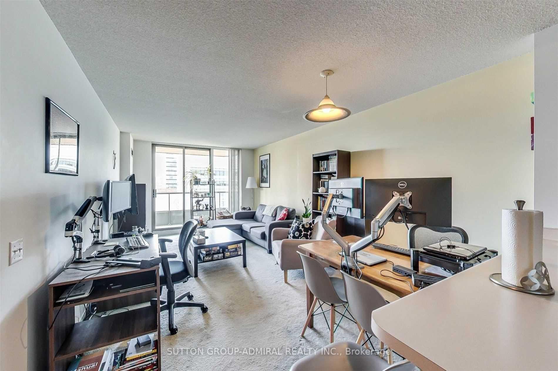 750 Bay St, #2705