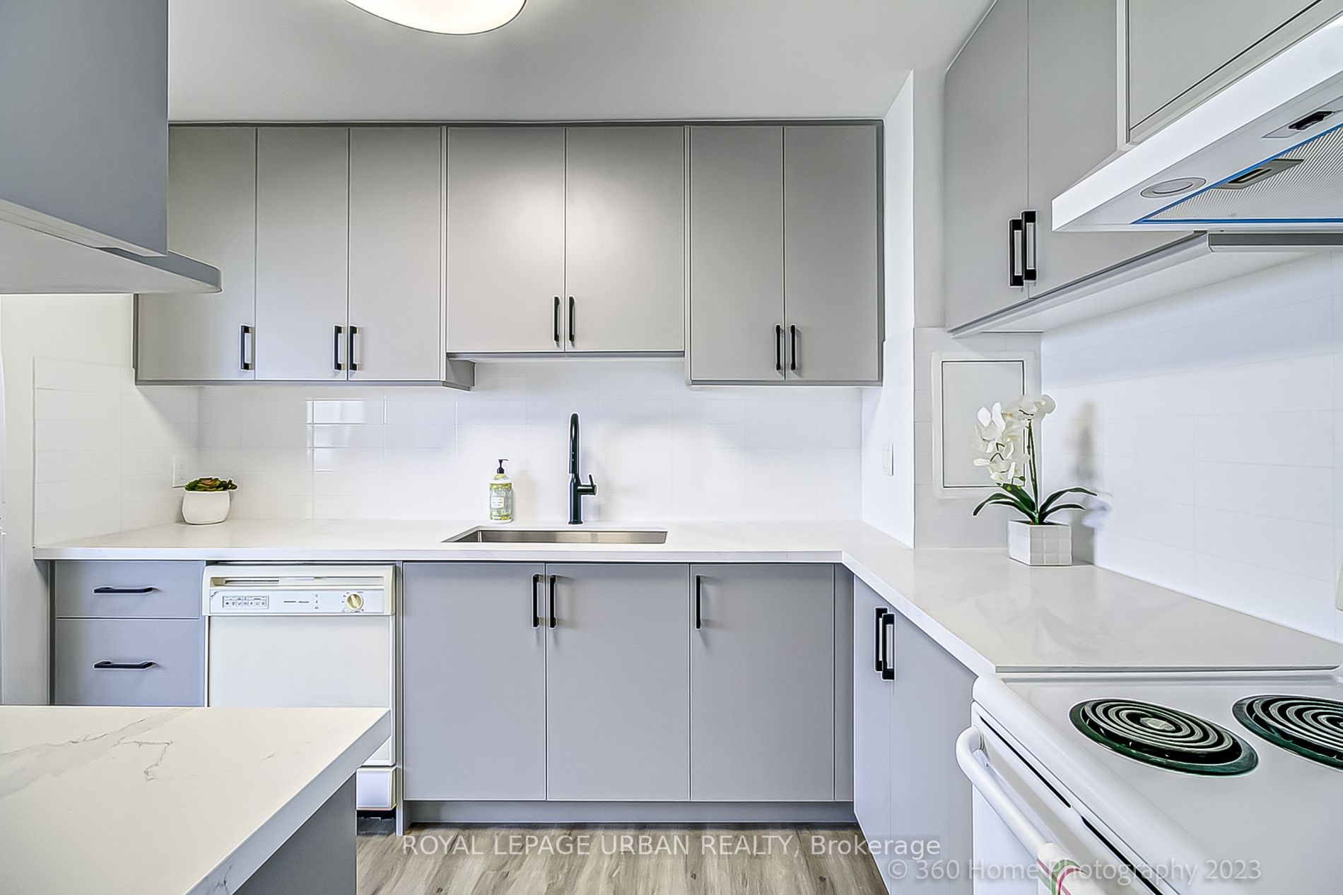 100 Leeward Glwy, #1901