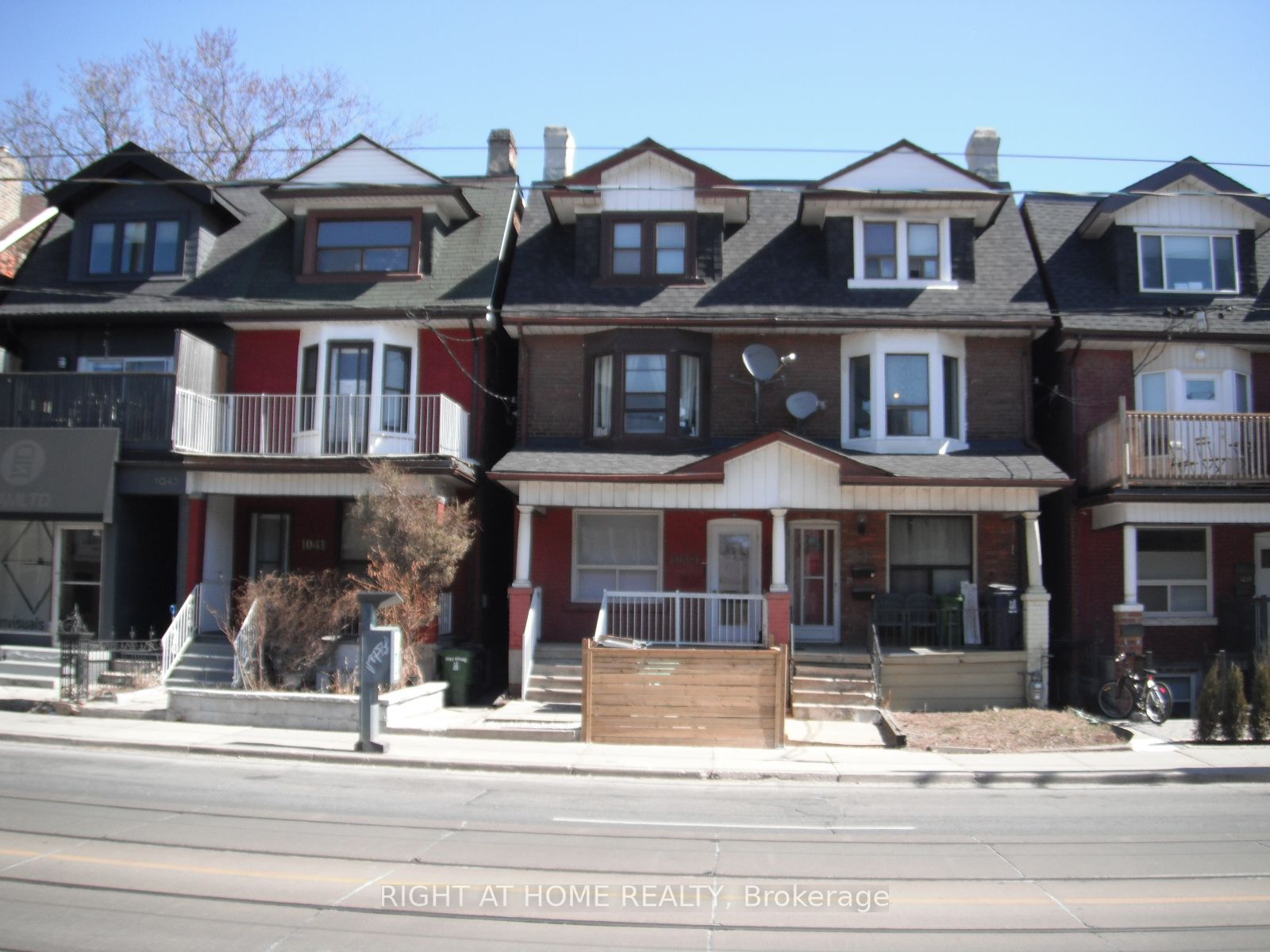 1039 Bathurst St