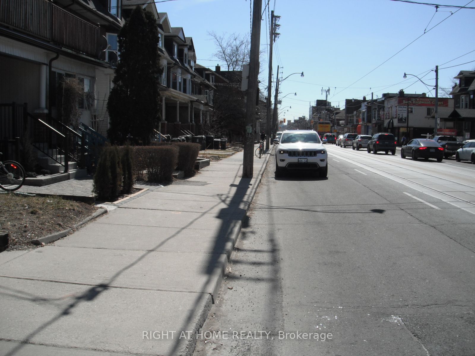 1039 Bathurst St