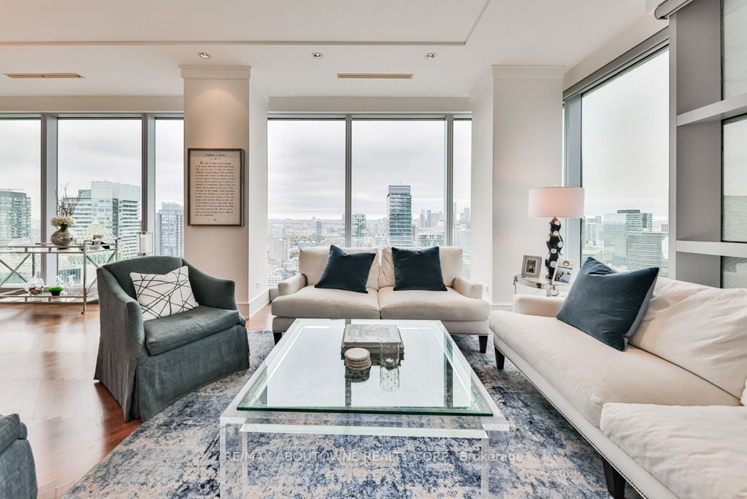 183 Wellington St W, #3703