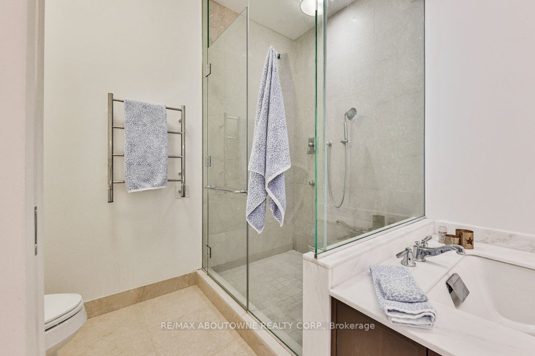 183 Wellington St W, #3703