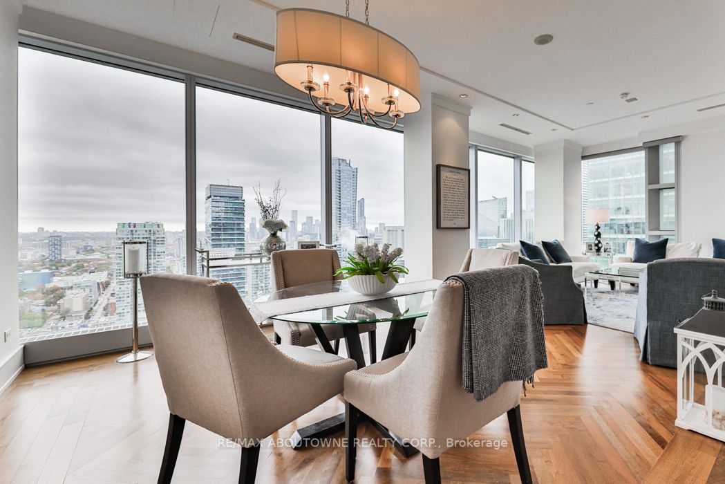 183 Wellington St W, #3703