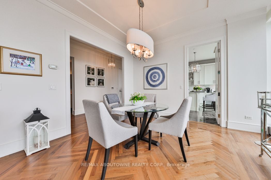 183 Wellington St W, #3703