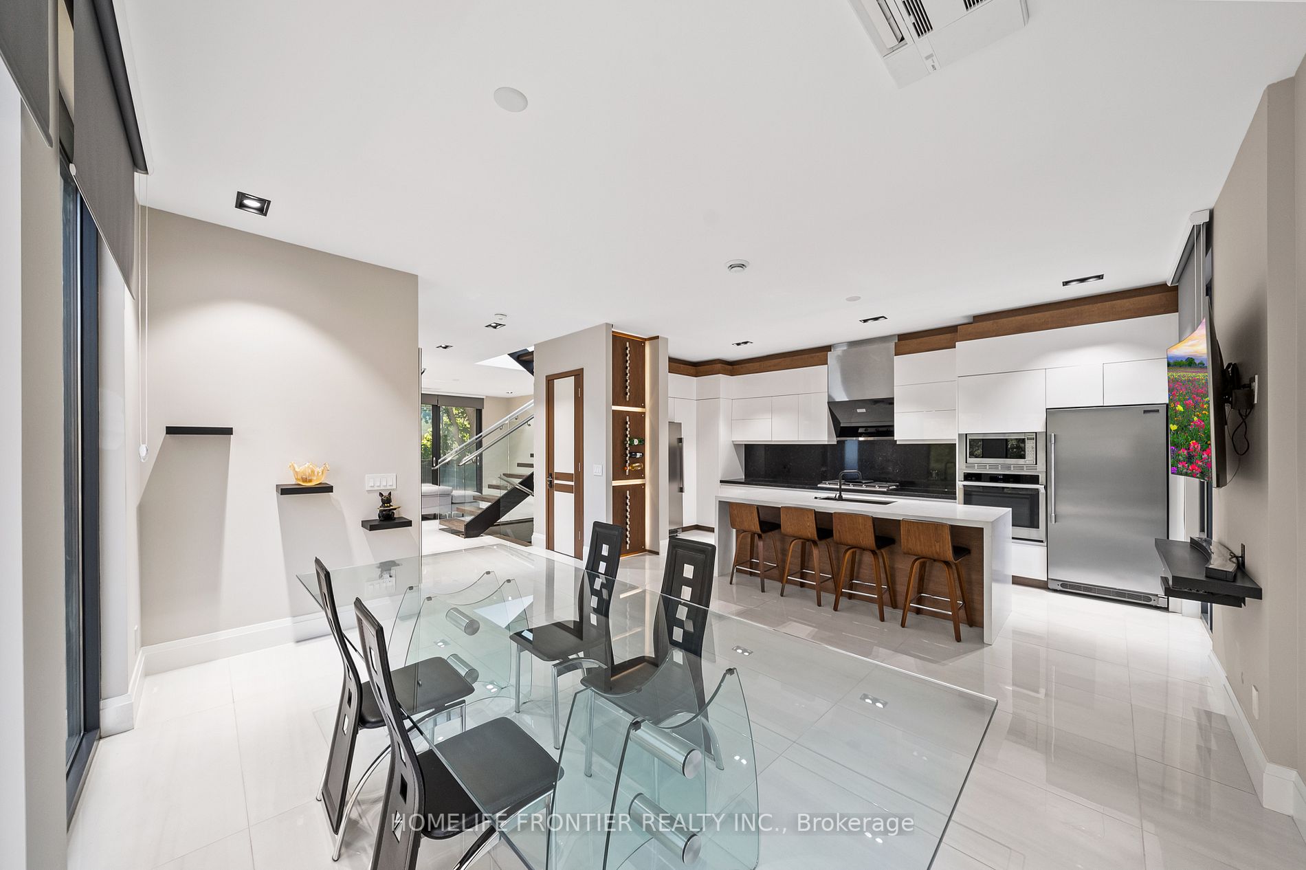 28 Kirkland Blvd