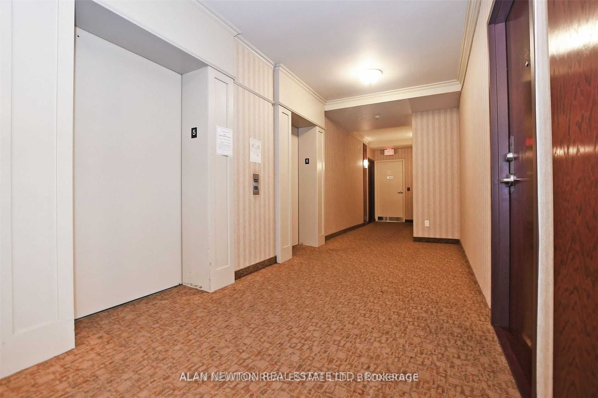 263 Wellington St W, #505