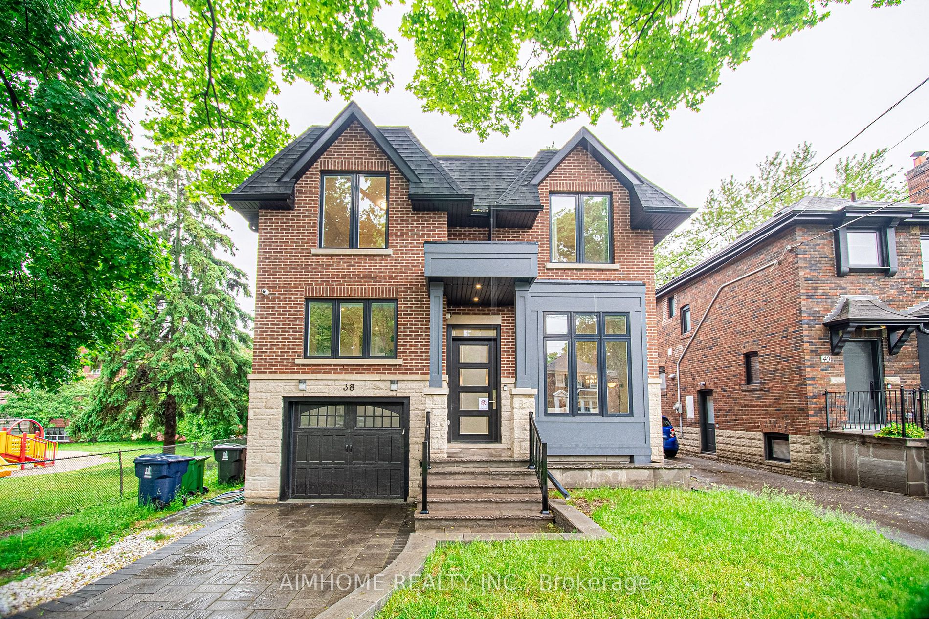 38 Leadale Ave