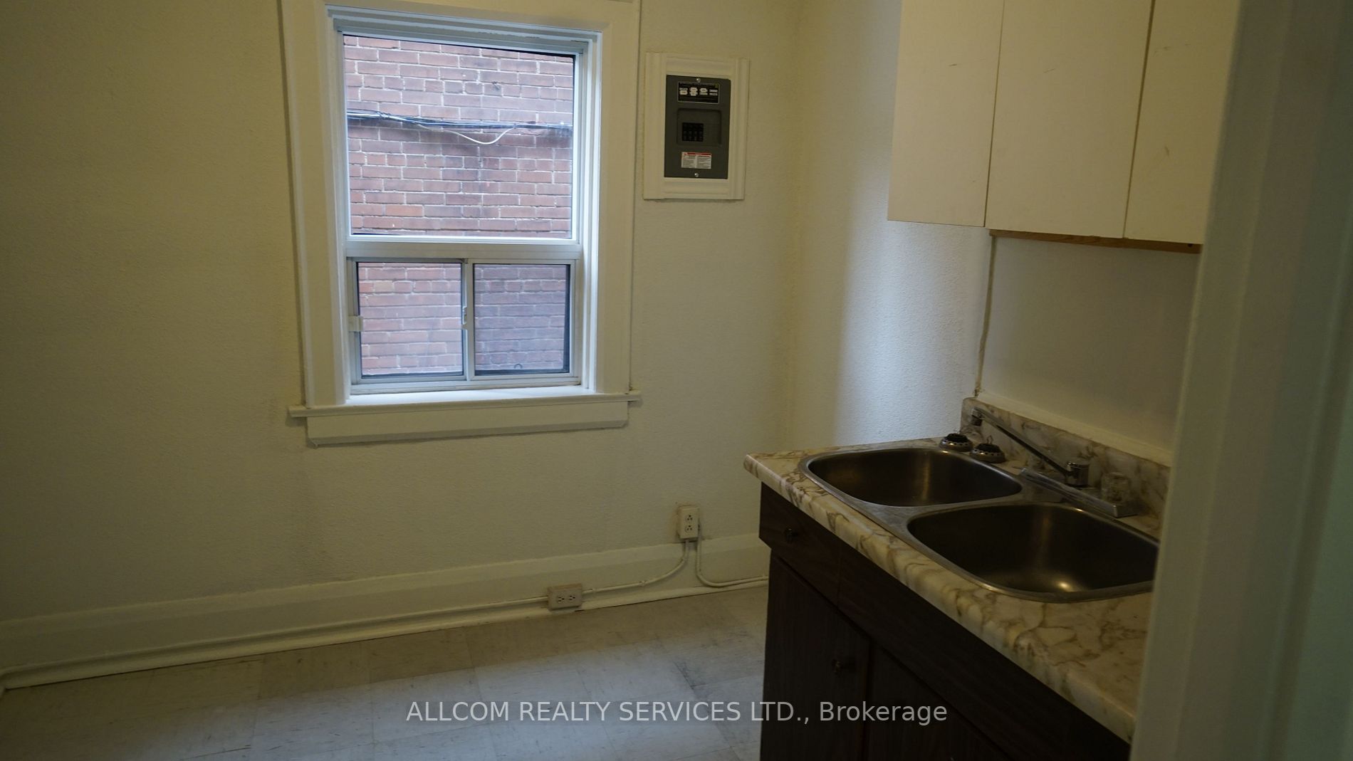 421 Eglinton Ave W, #8