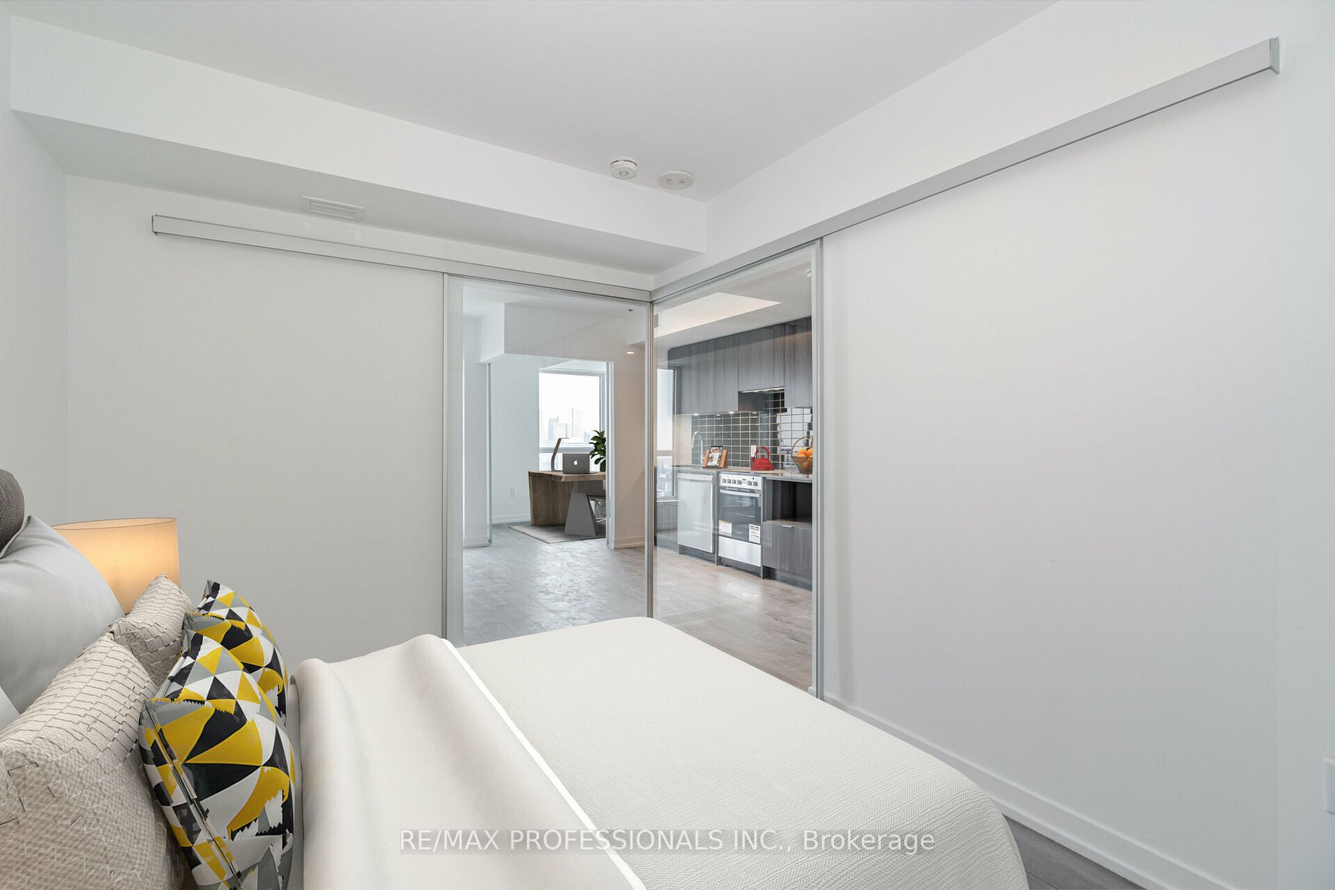395 Bloor St E, #4001