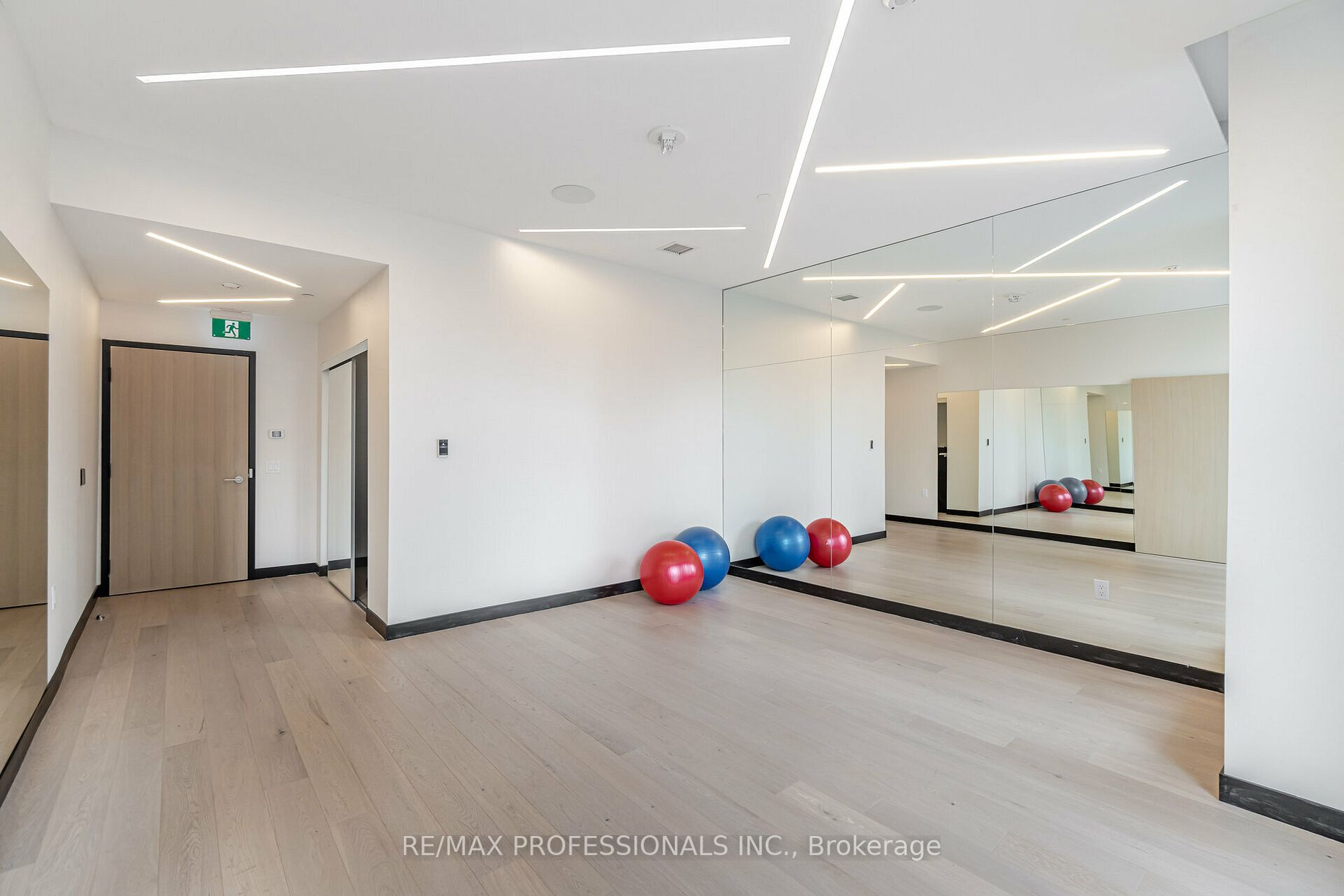 395 Bloor St E, #4001