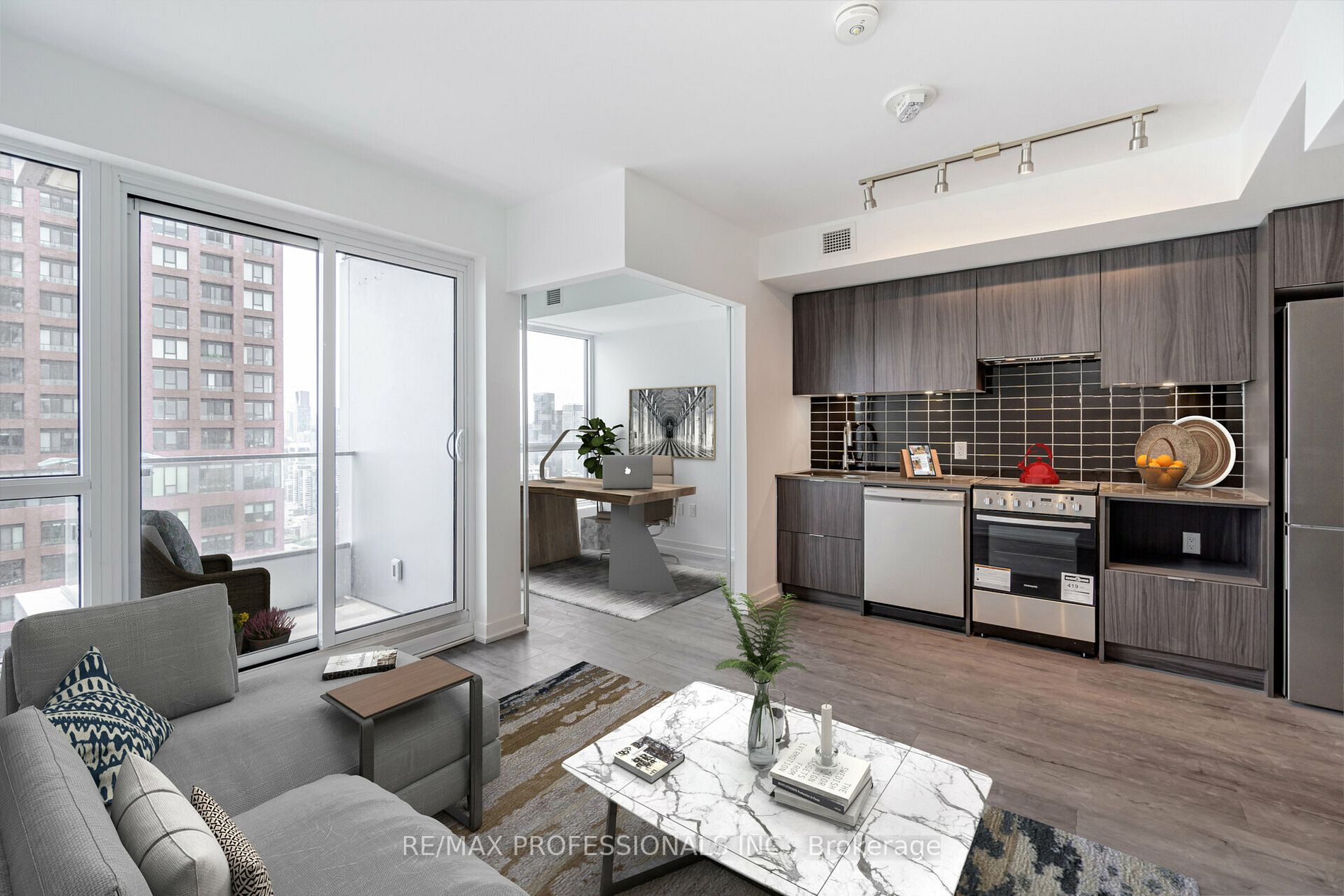 395 Bloor St E, #4001