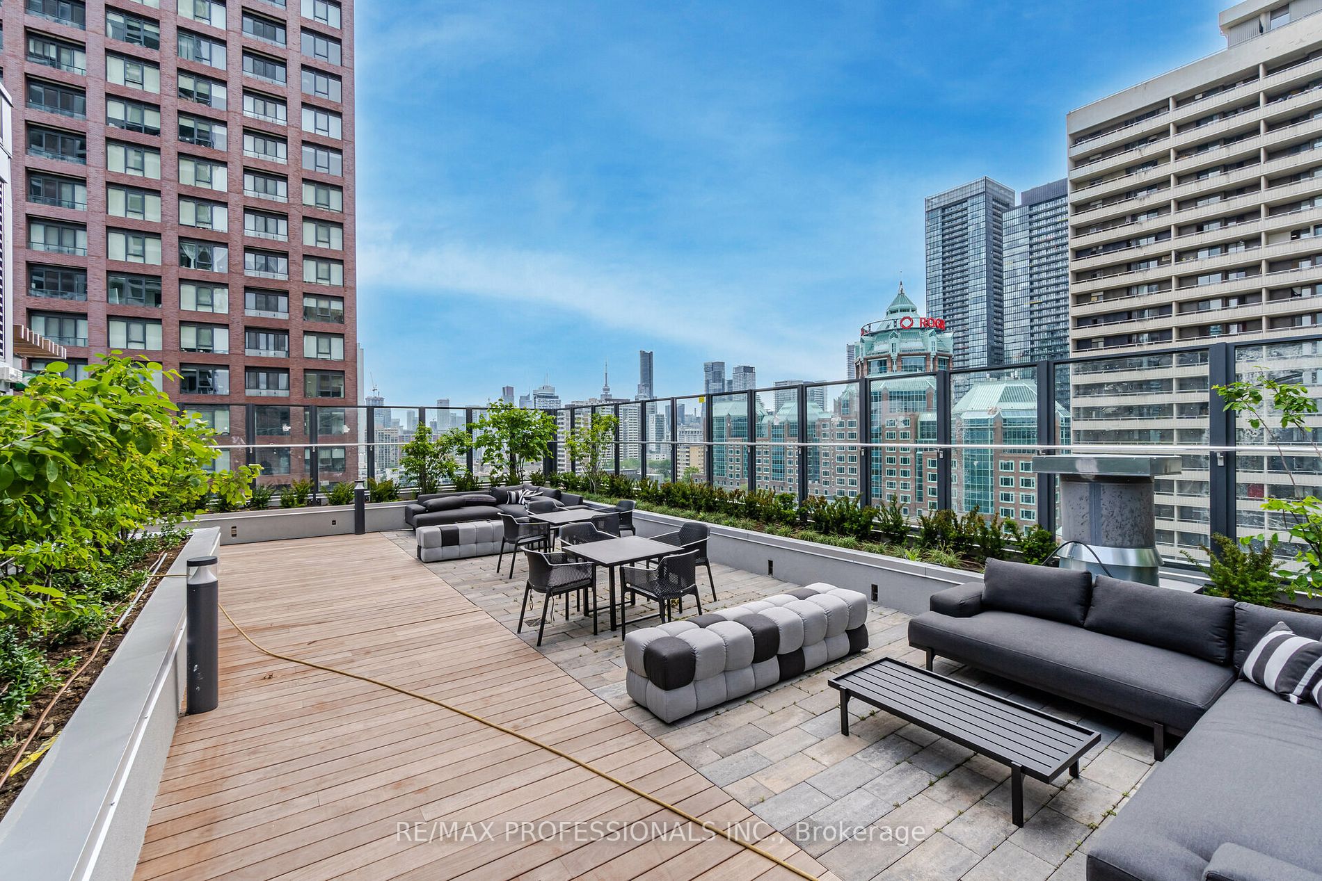 395 Bloor St E, #4001