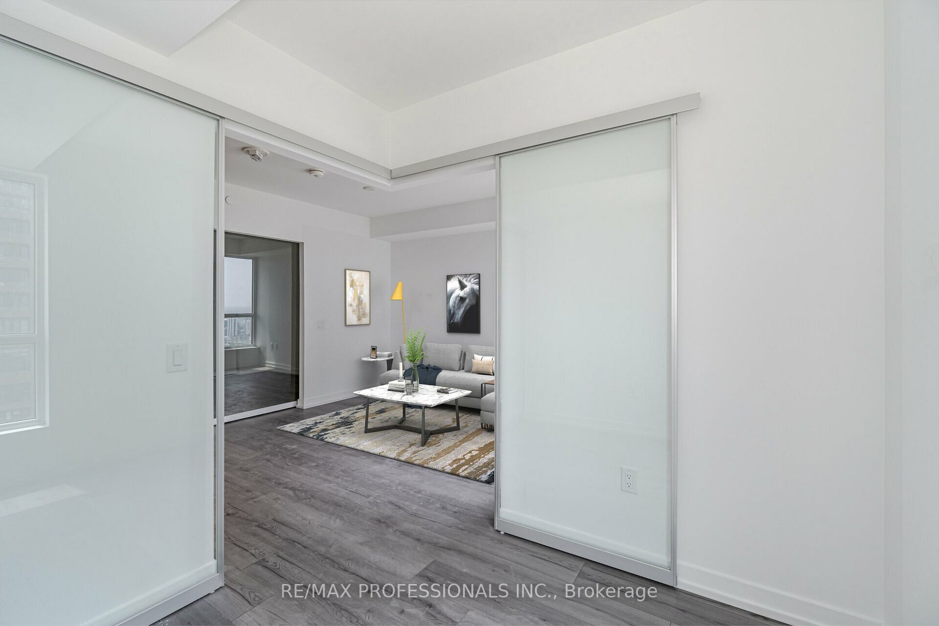 395 Bloor St E, #4001