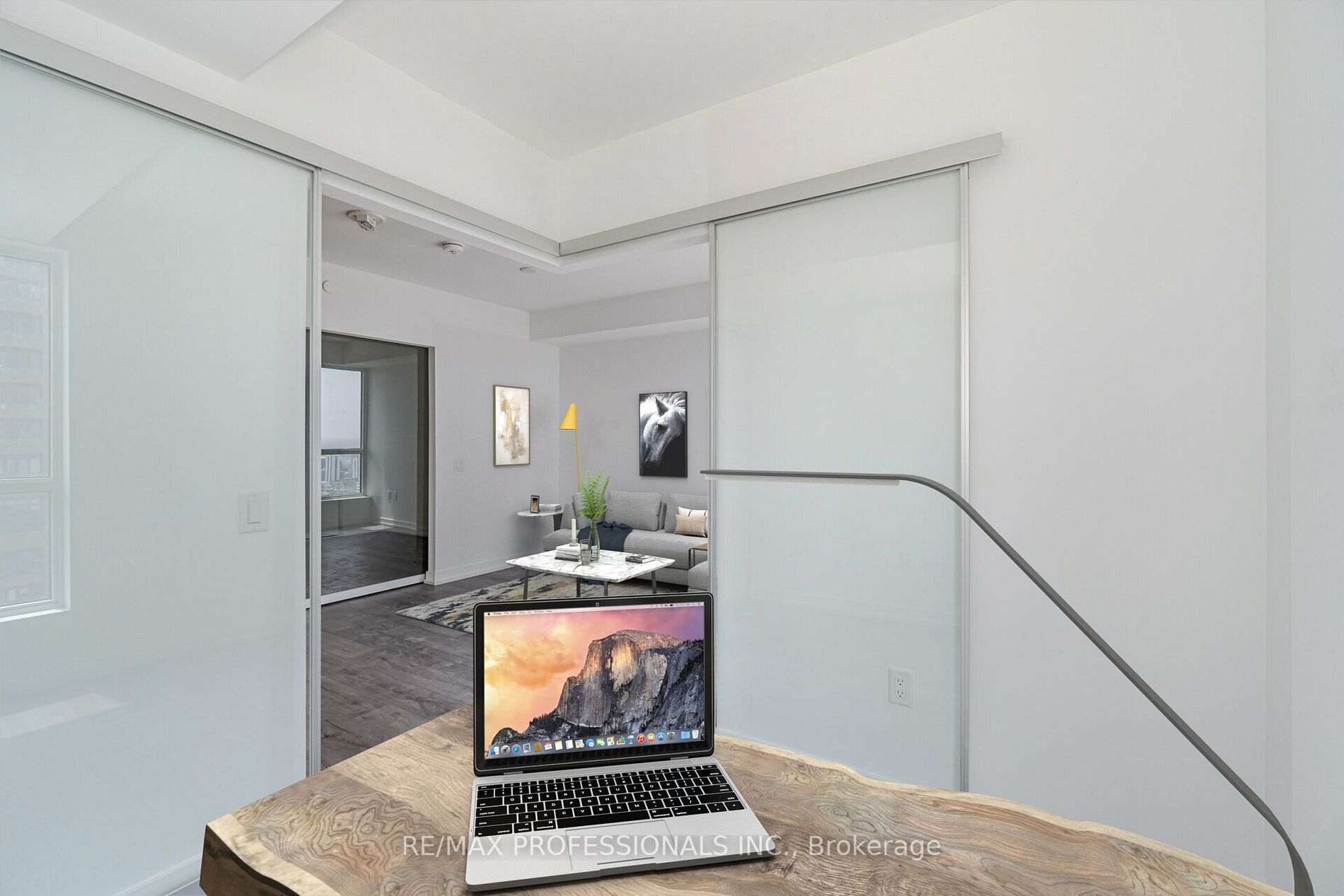 395 Bloor St E, #4001