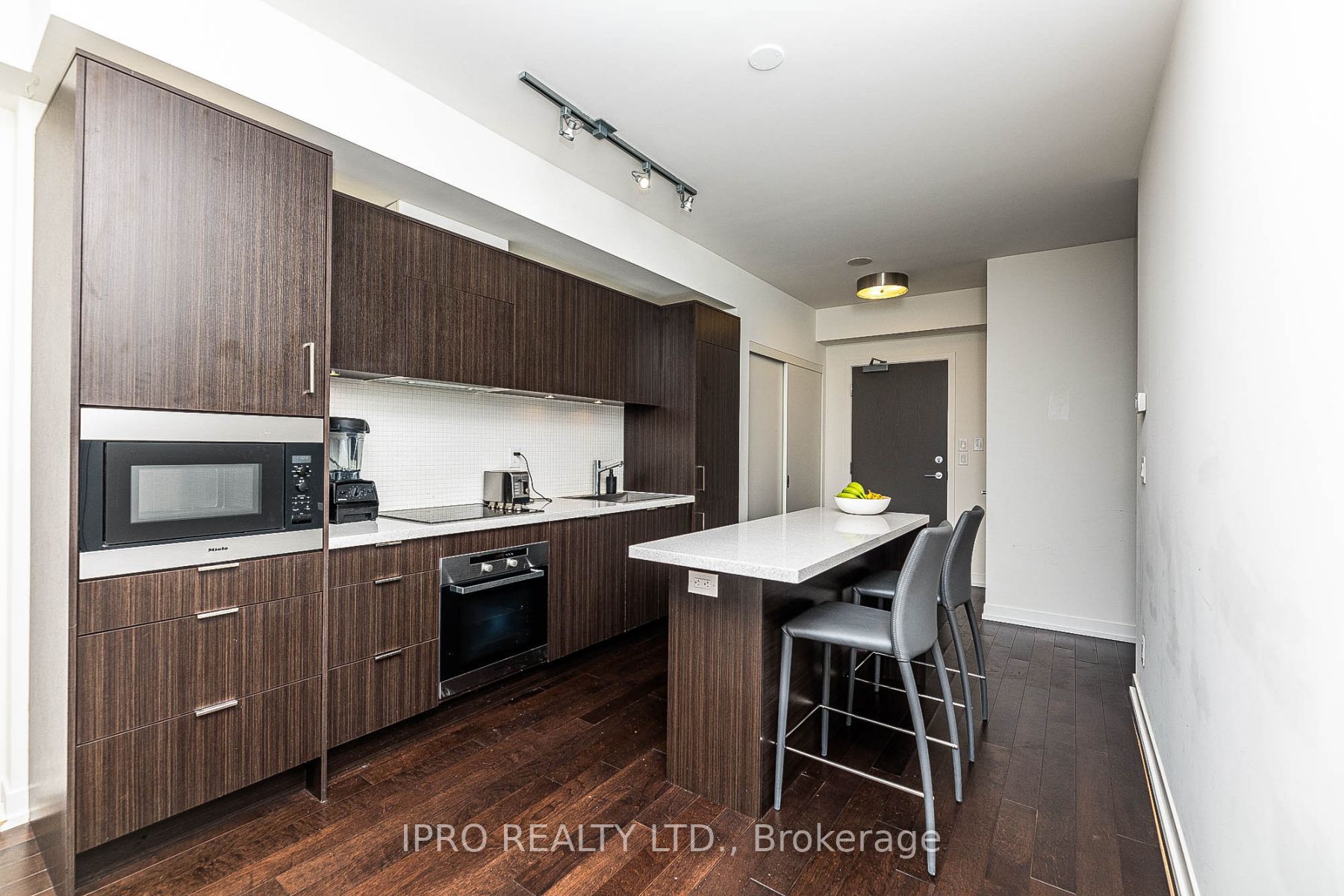 21 Widmer St, #1704
