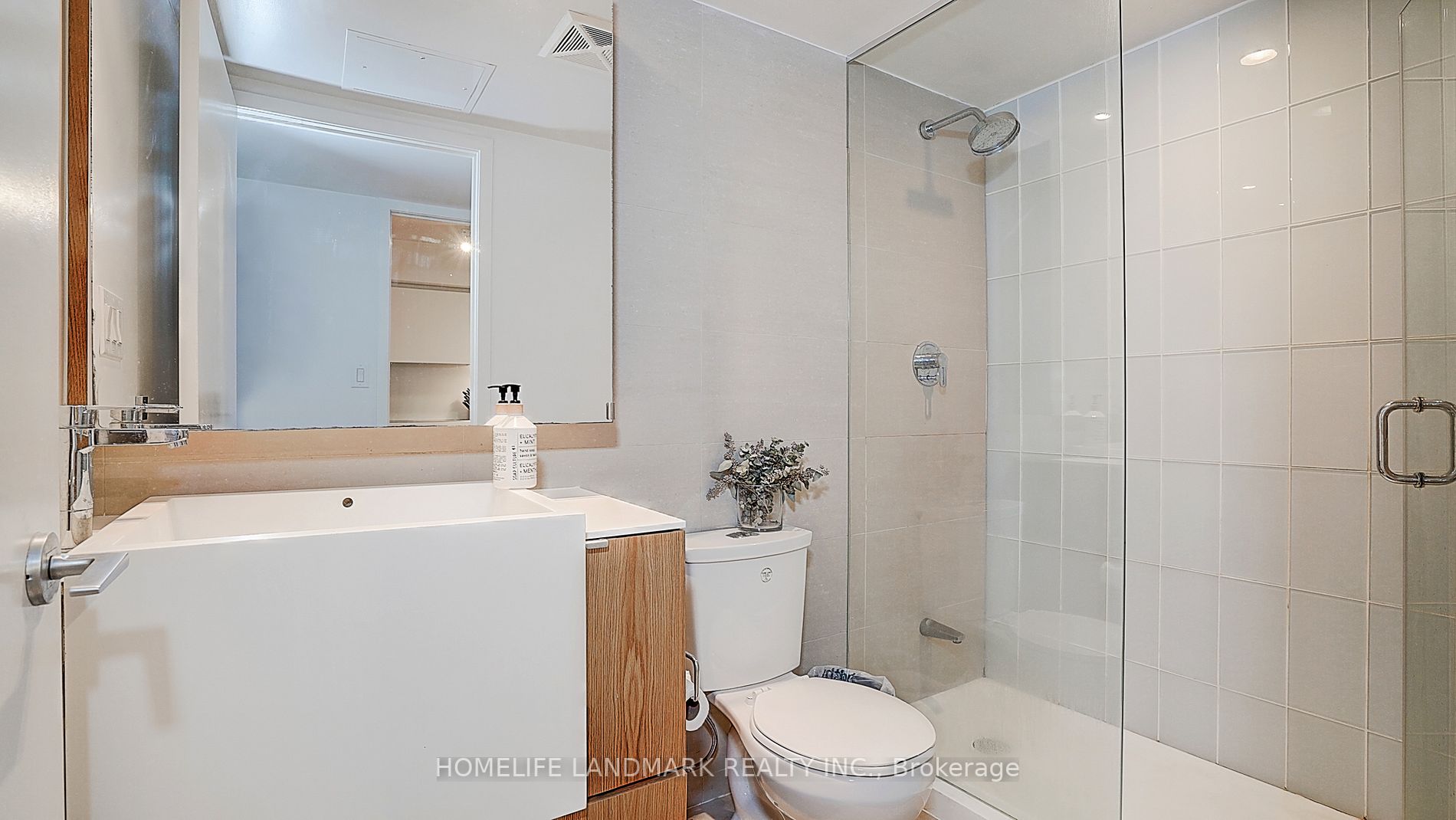 151 Dan Leckie Way, #506