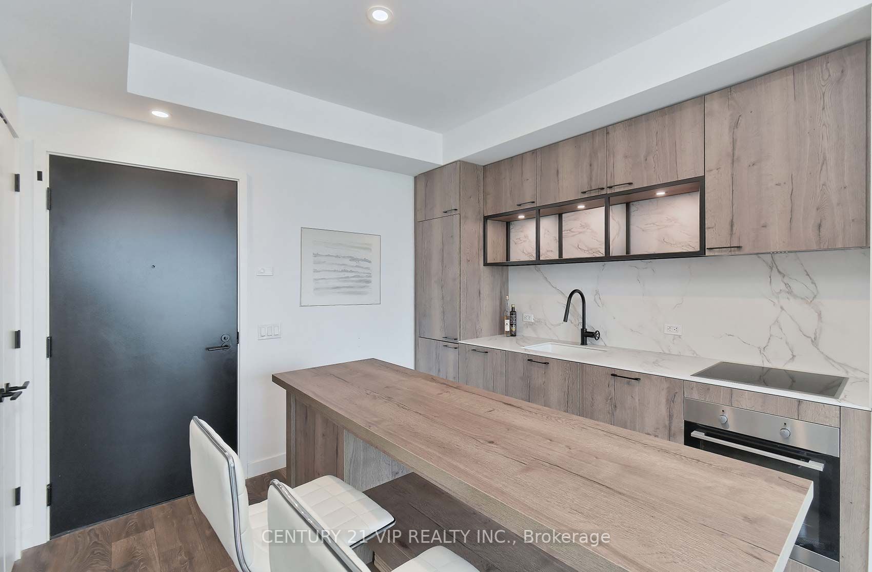 505 Richmond St W, #718