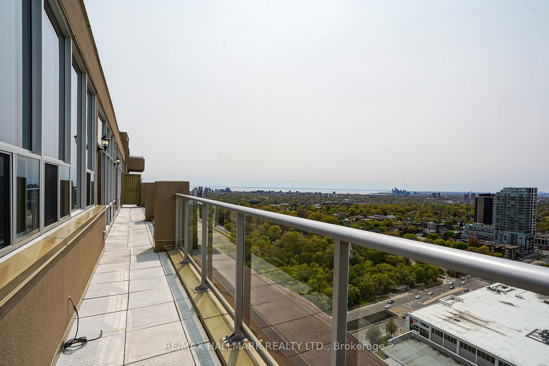 400 Walmer Rd W, #Ph1
