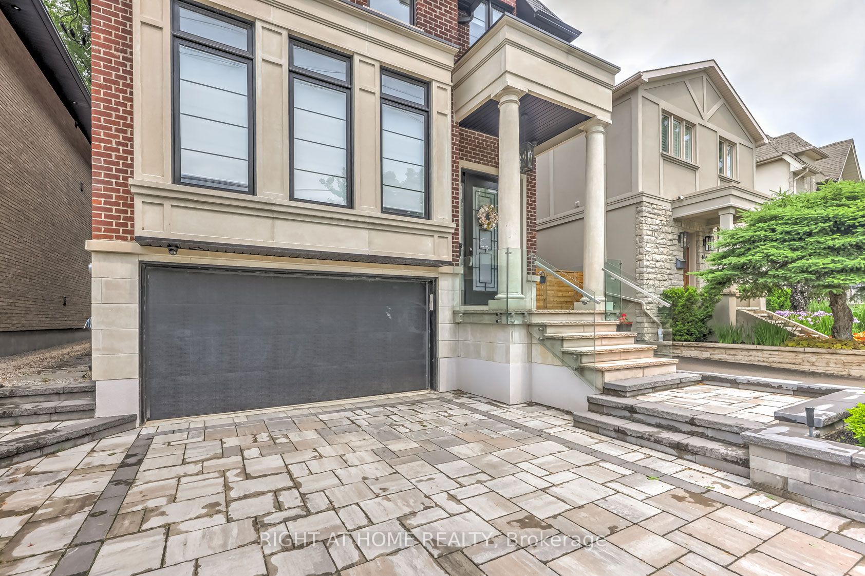 102 Parklea Dr