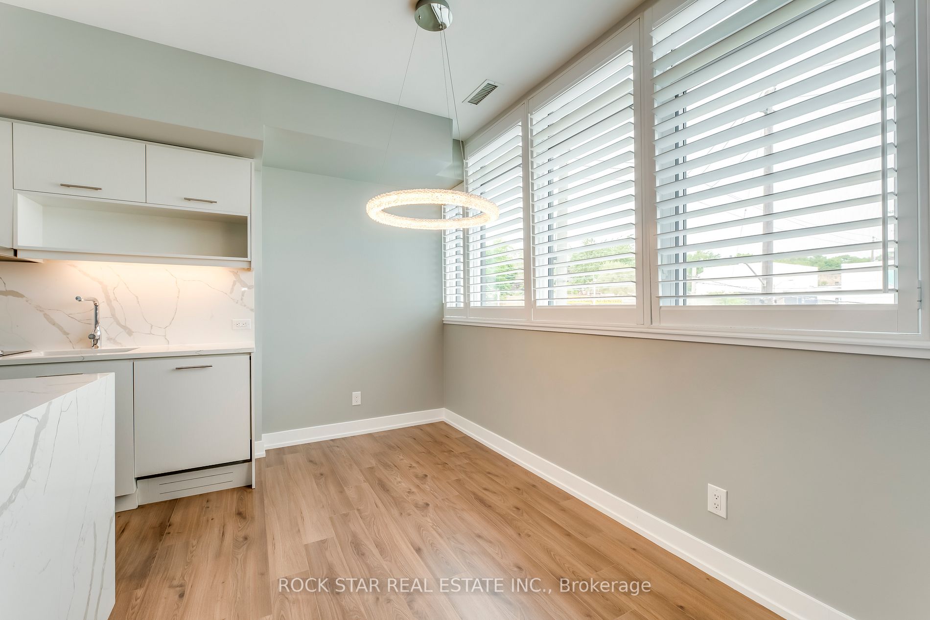 170 Chiltern Hill Rd, #208