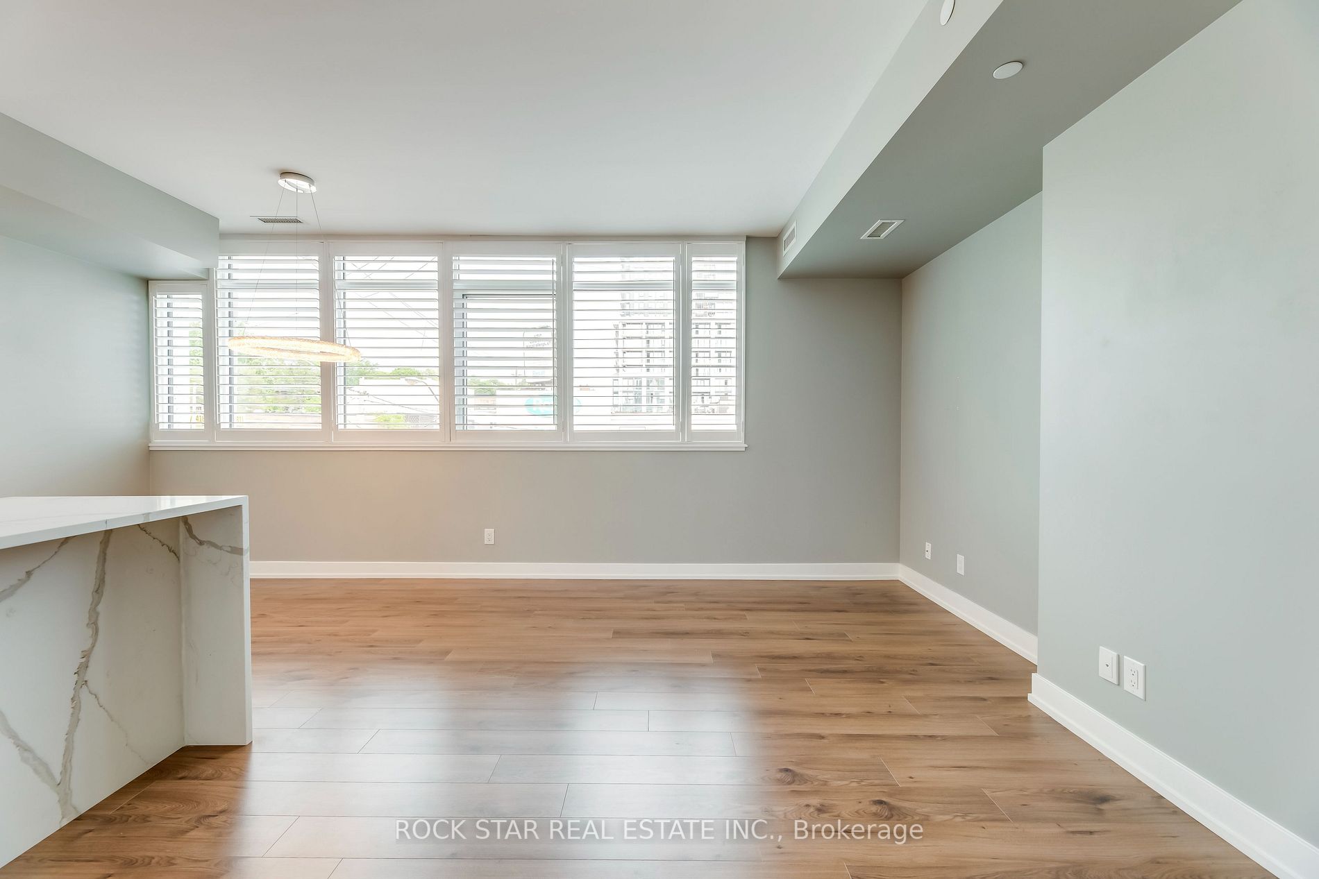170 Chiltern Hill Rd, #208