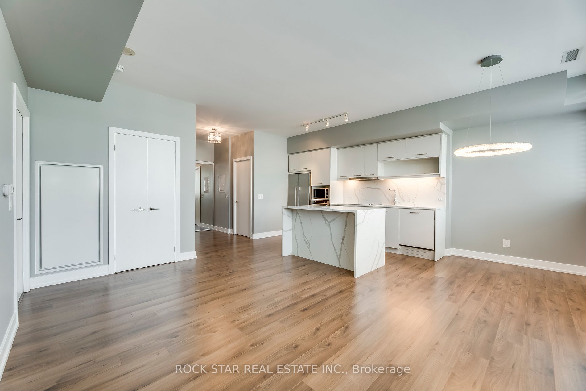 170 Chiltern Hill Rd, #208