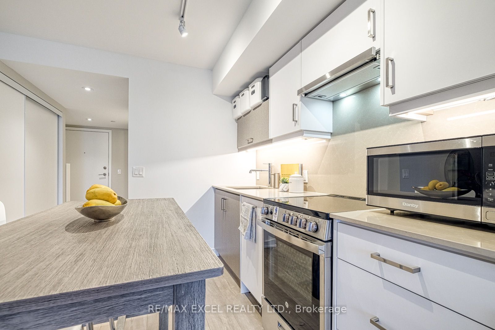 181 Huron St, #502