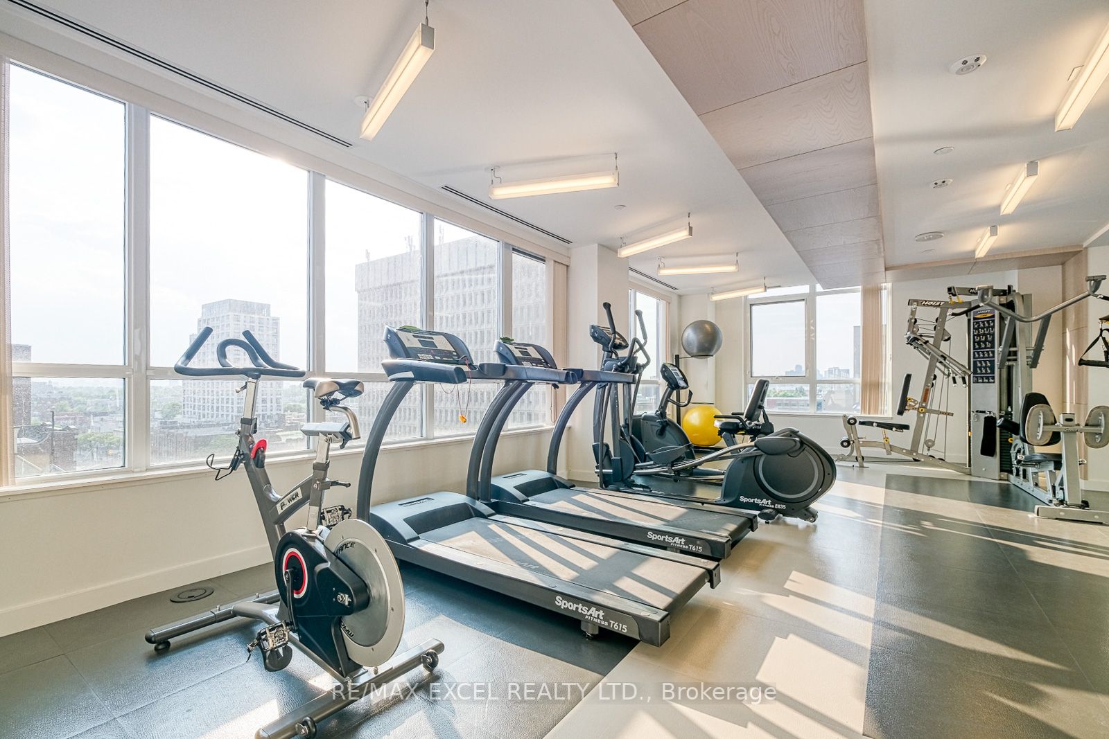 181 Huron St, #502