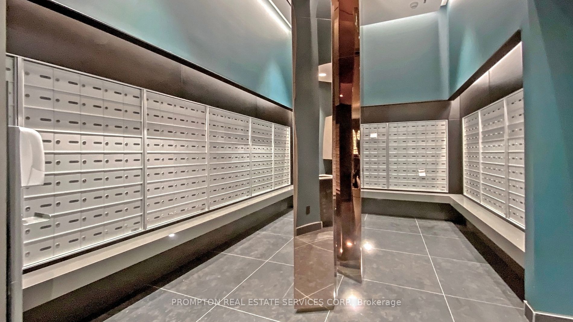 25 Richmond St E, #317