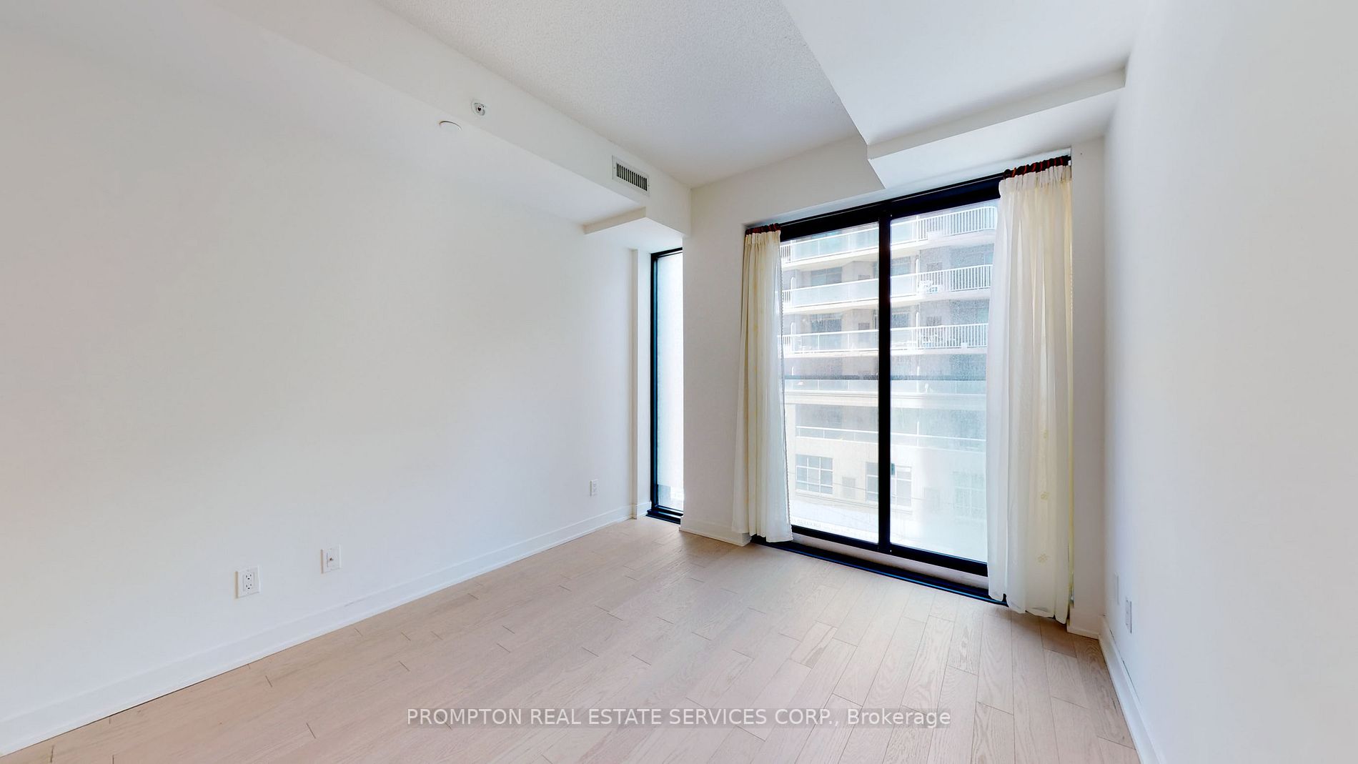 25 Richmond St E, #317